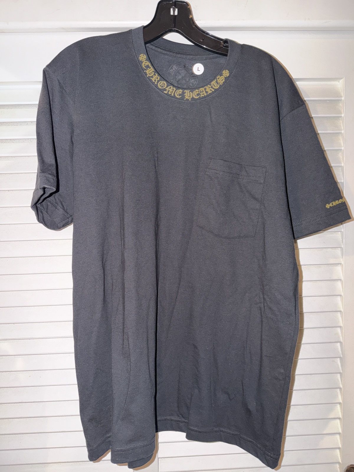 Chrome Hearts Chrome hearts neck logo t shirt black gold large Size US L / EU 52-54 / 3 - 1 Thumbnail