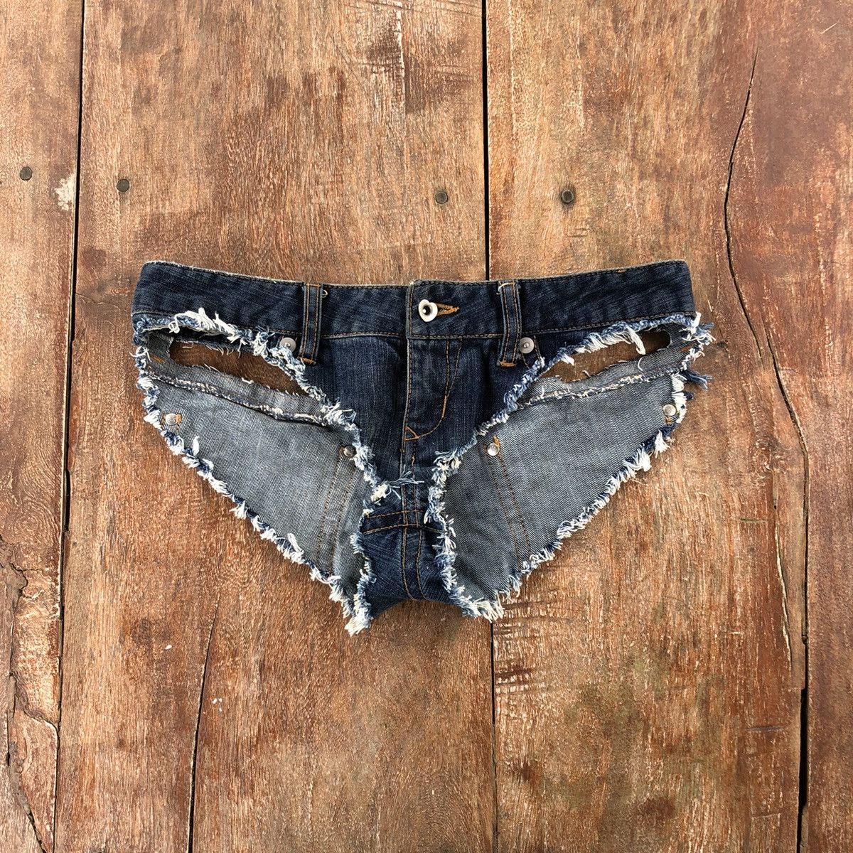 Japanese Brand Thrashed Faded Heart Of Gold Denim ERD GRUNGE Short Pant Size 32" / US 10 / IT 46 - 1 Thumbnail