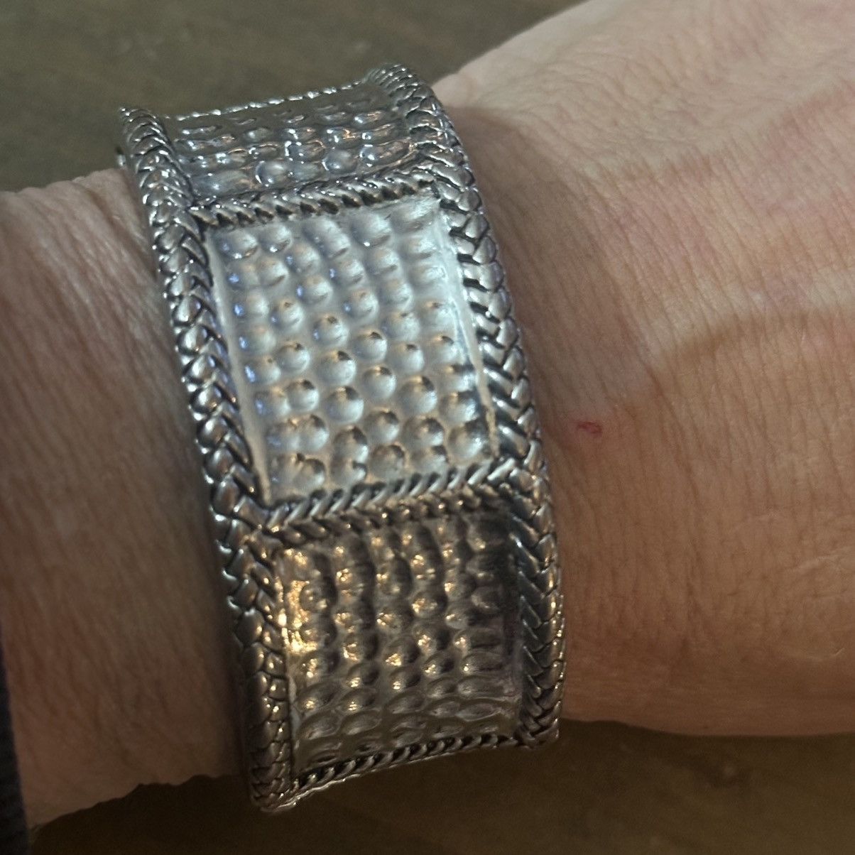 Vintage Vintage silver tone hammered hinged bangle bracelet Size ONE SIZE - 2 Thumbnail