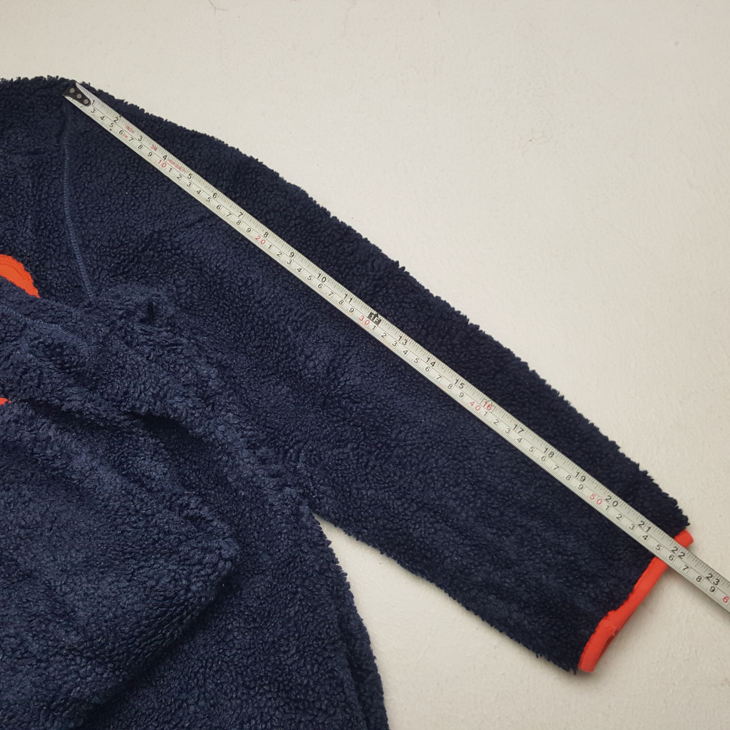 JW Anderson × Japanese Brand × Vintage Vintage J.W.Anderson X Uniqlo Japanese Sherpa Hoodies Size US L / EU 52-54 / 3 - 6 Thumbnail
