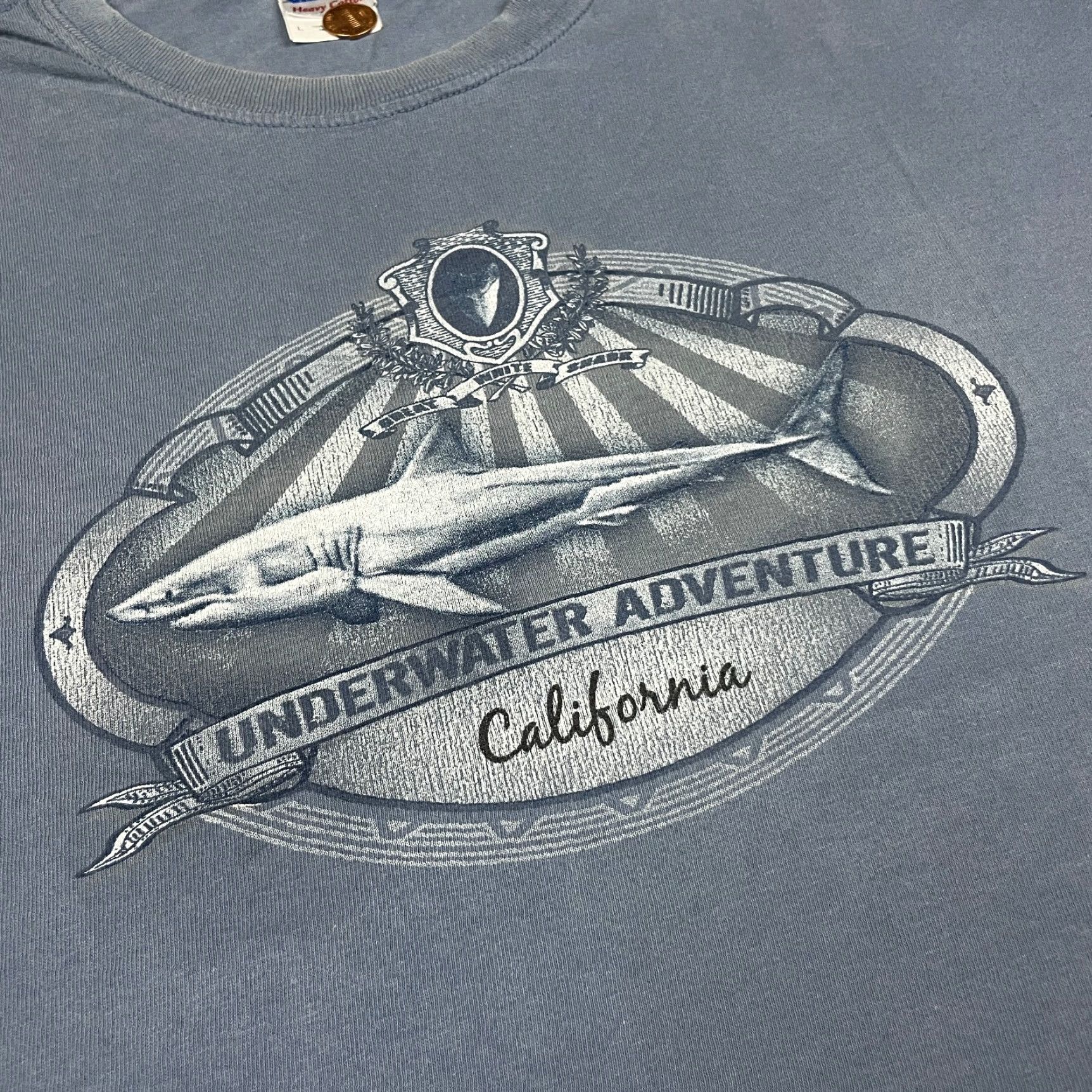 Vintage VINTAGE Shark TShirt Men Large Gray California Underwater Adventure 90s Sharks T-Shirt with Pockets Crew Neck Short Sleeve Cotton Shirt Mens Size US L / EU 52-54 / 3 - 4 Thumbnail