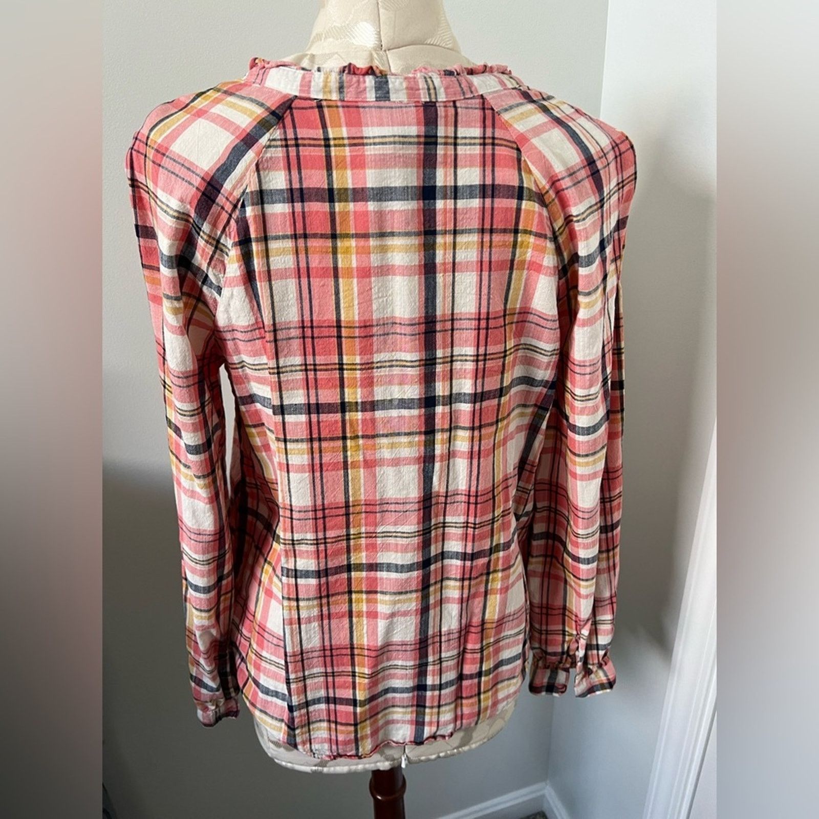 St. Johns Bay St. John’s Bay Plaid Long Sleeve V-Neck Top Small Size S / US 4 / IT 40 - 3 Thumbnail
