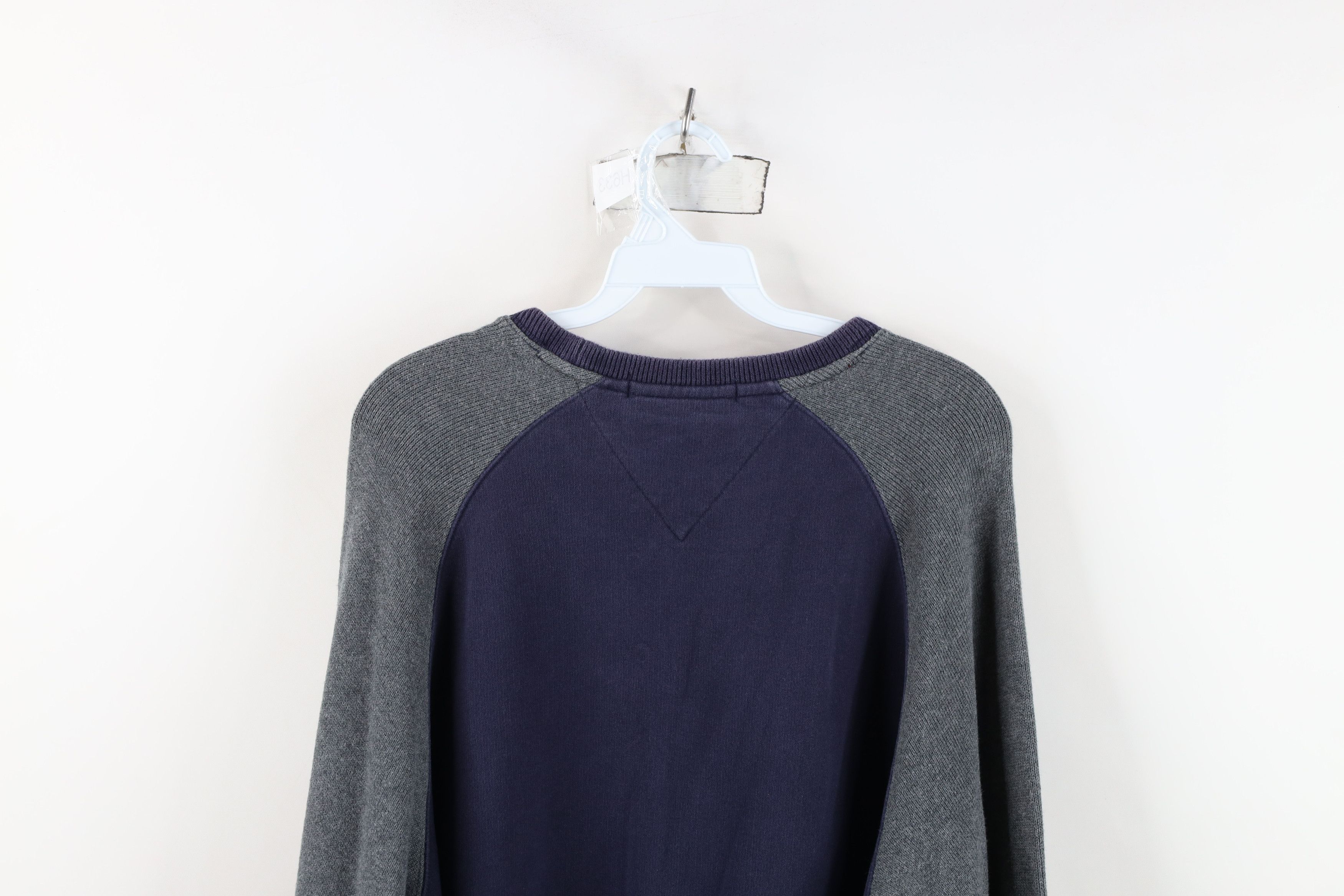 Tommy Hilfiger Vintage Tommy Hilfiger Spell Out Raglan Crewneck Sweatshirt Size US L / EU 52-54 / 3 - 11 Thumbnail