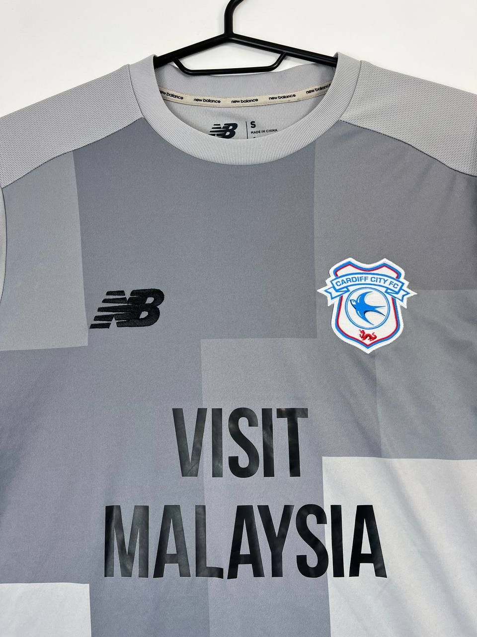 New Balance Cardiff City Away Shirt Football Jersey New Balance Visit S Size US S / EU 44-46 / 1 - 2 Thumbnail