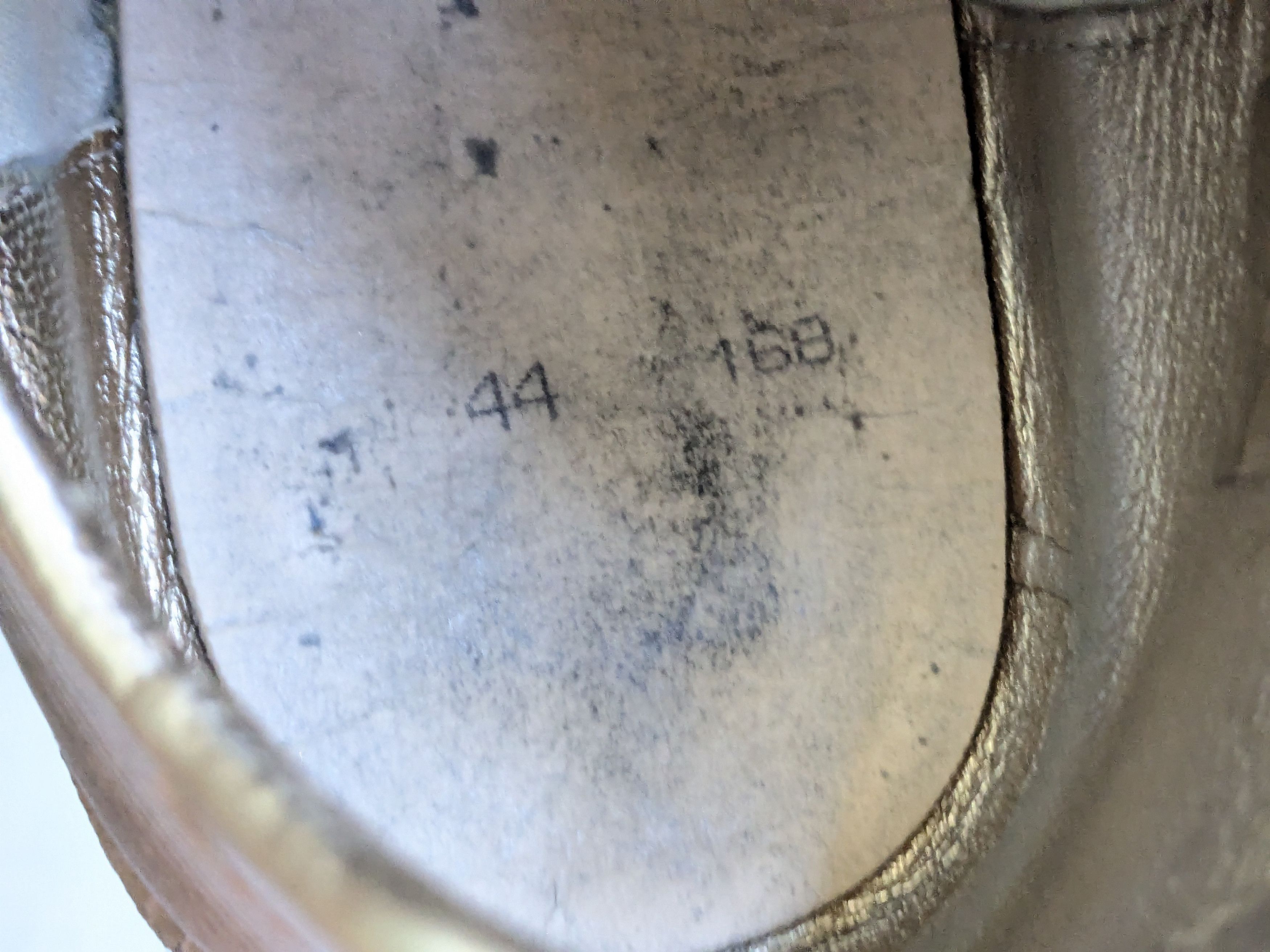 Maison Margiela Maison Margiela GAT Replica Gold 11 44 Low Tops Size US 11 / EU 44 - 10 Thumbnail