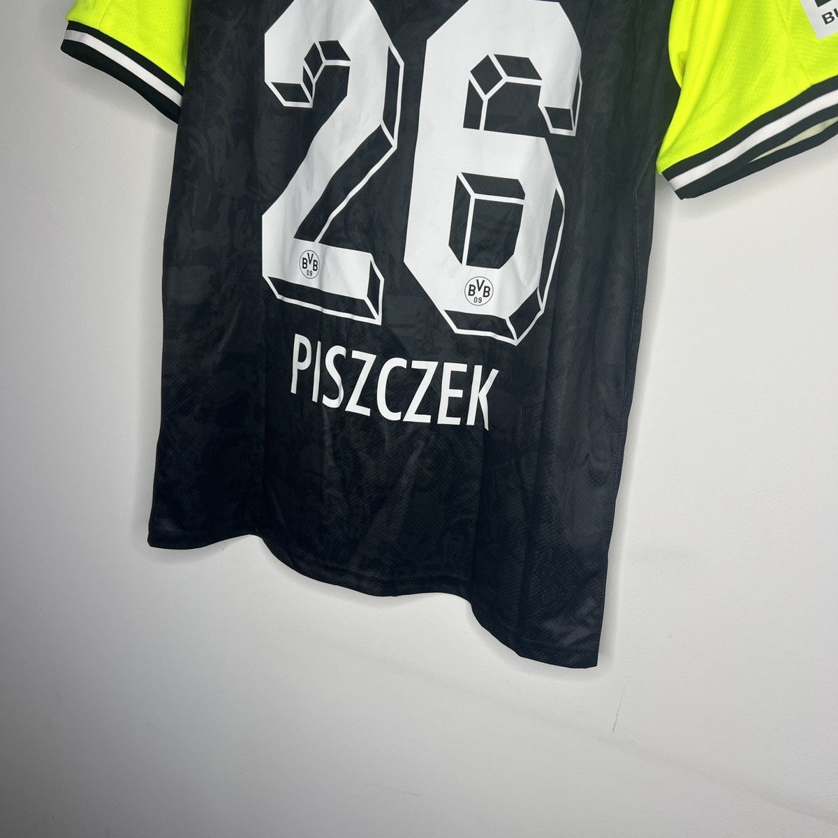 Puma Piszczek #26 Tshirt Jersey 2020 2021 Shirt Bundesliga Size US L / EU 52-54 / 3 - 12 Thumbnail