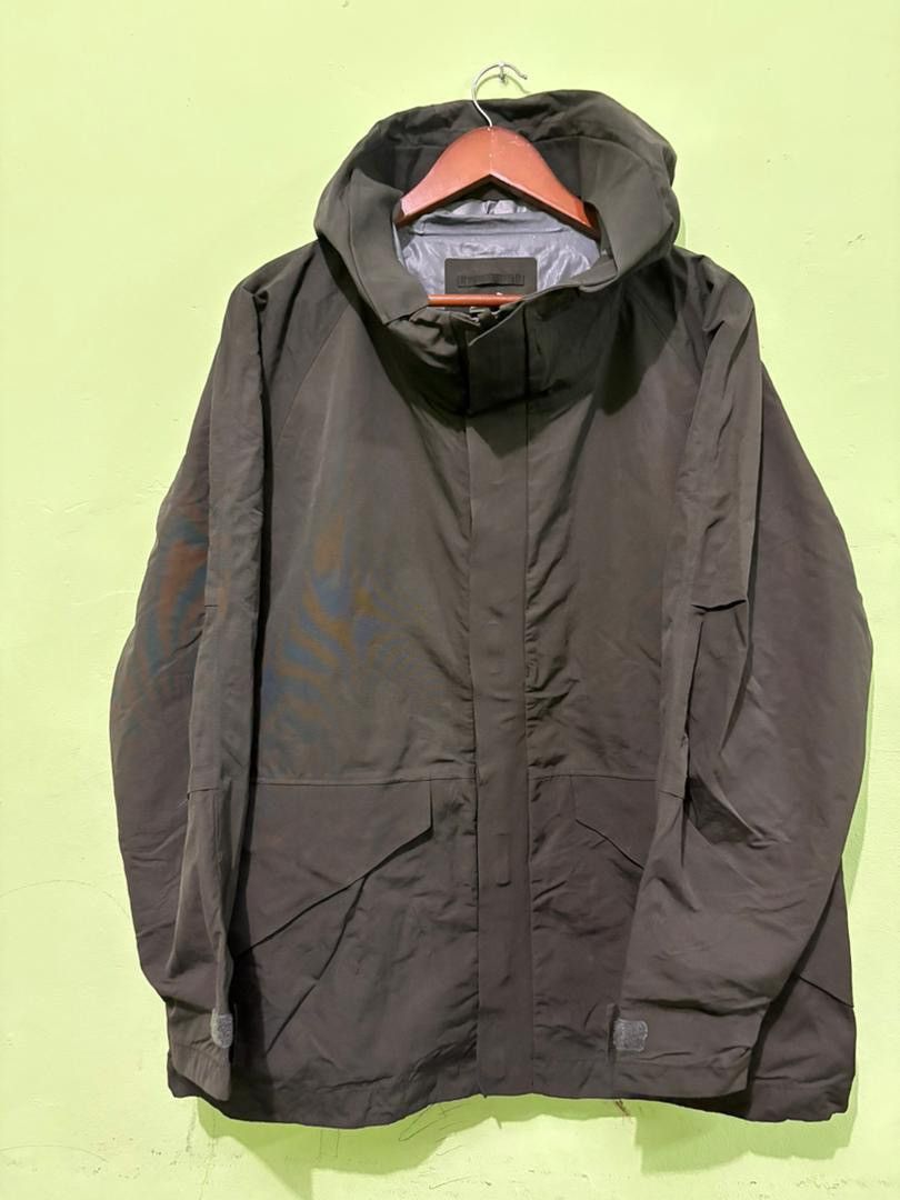 Lemaire Lemaire X Uniqlo Waterproof Jacket Olive Color with Hoodies Size US L / EU 52-54 / 3 - 1 Thumbnail