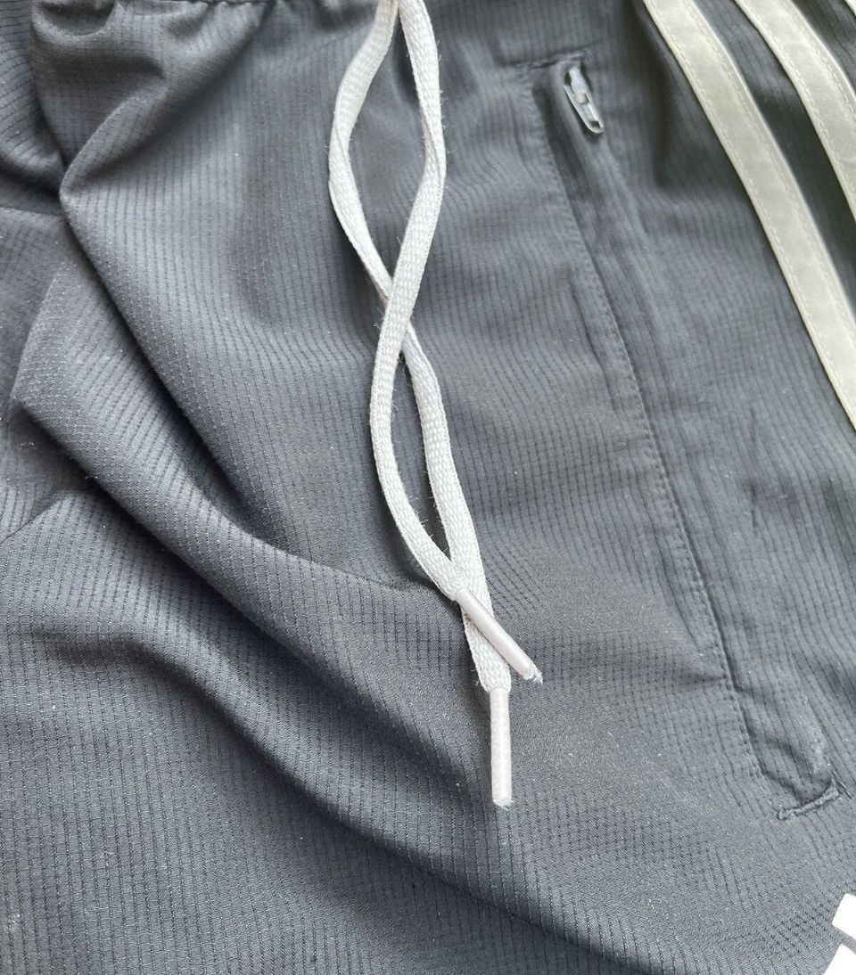 Adidas Juventus Turin tracksuit bottoms Size US 34 / EU 50 - 5 Thumbnail