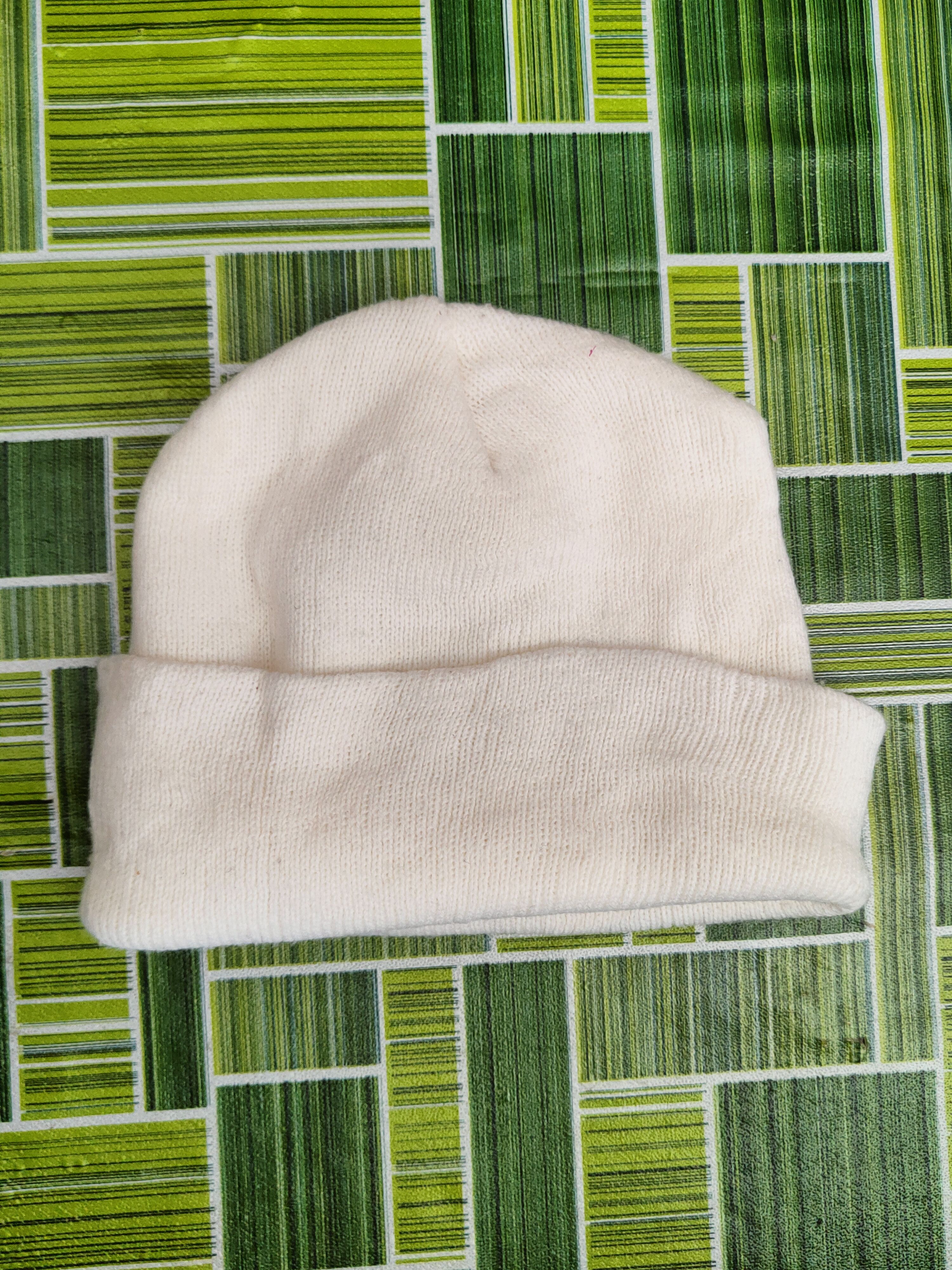 Nike DL Nike White Knitwear Beanies #S2902 Size ONE SIZE - 2 Thumbnail