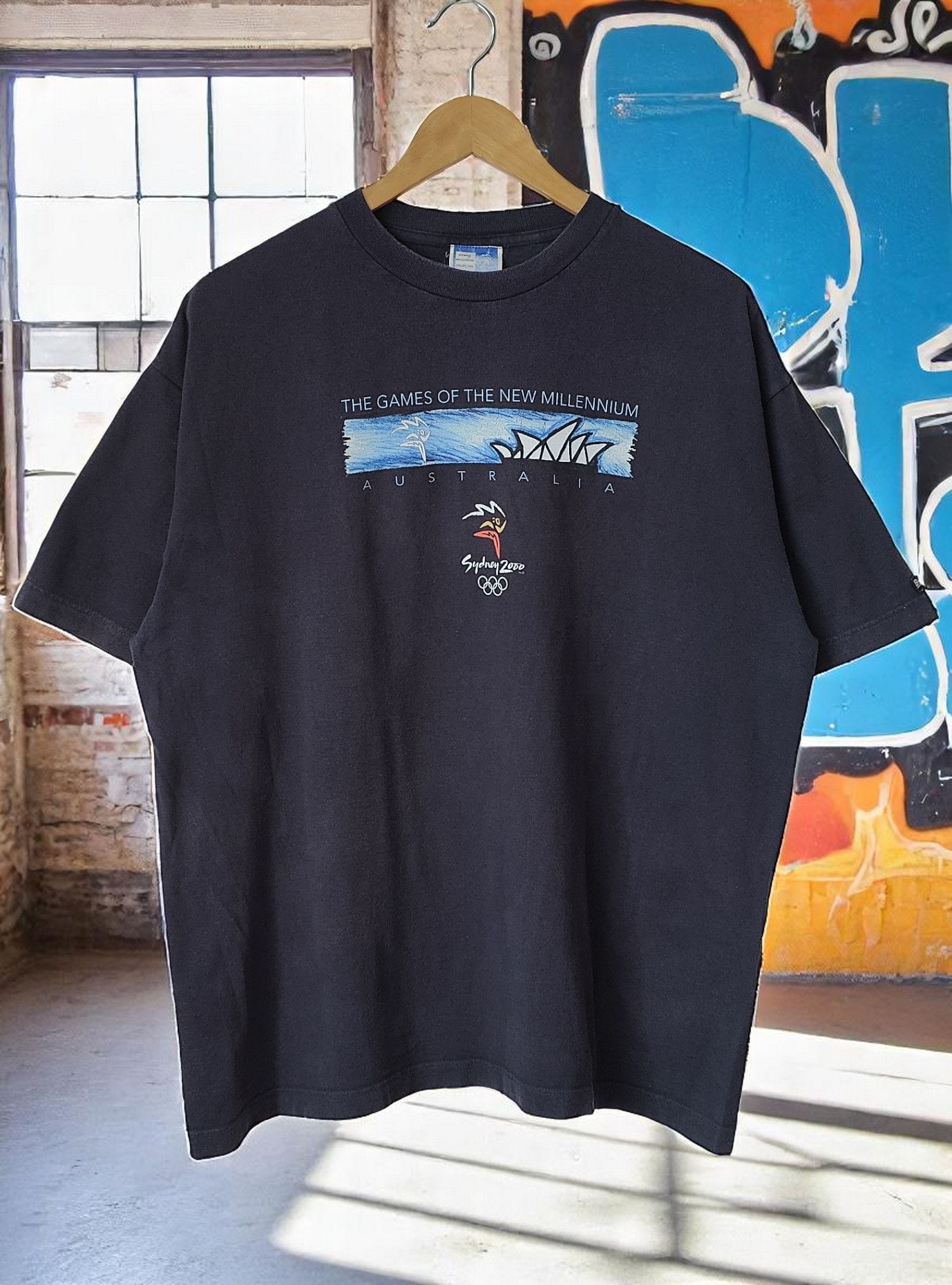USA Olympics Sydney 2000 VTG Olympics Australia ACME Bonds Vintage tshirt Size US XL / EU 56 / 4 - 1 Thumbnail