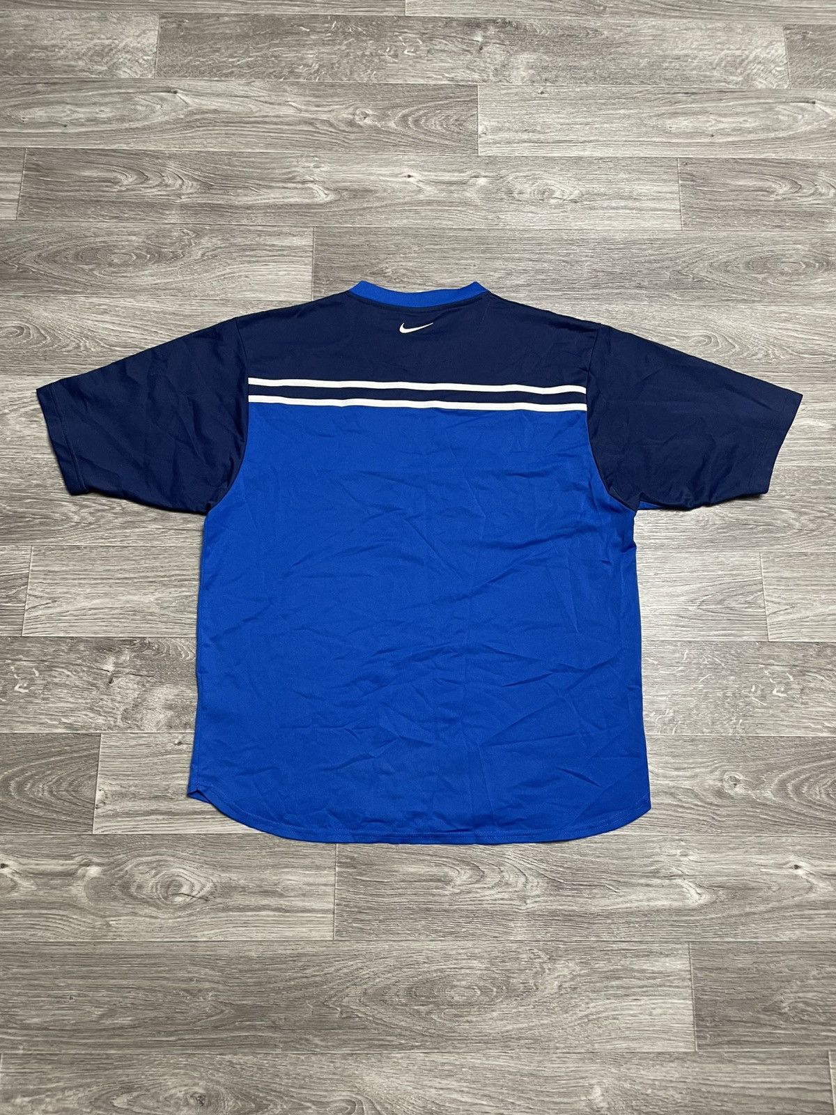 Nike Vintage Nike T90 Central Swoosh Logo Soccer Football T-Shirt Size US XL / EU 56 / 4 - 11 Thumbnail