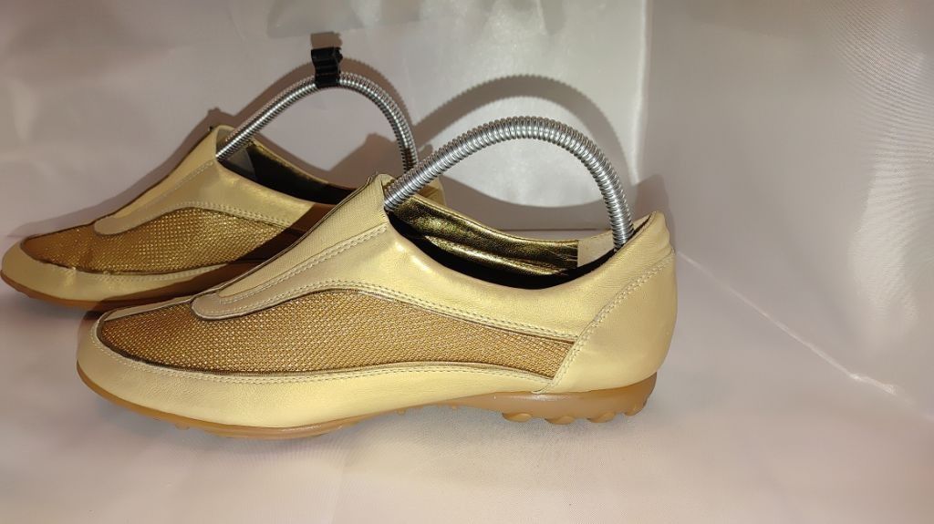 The Unbranded Brand Amalfi by Rangoni Metallic Gold Italian Sneakers Size 8.5B Size US 8.5 / IT 38.5 - 3 Thumbnail