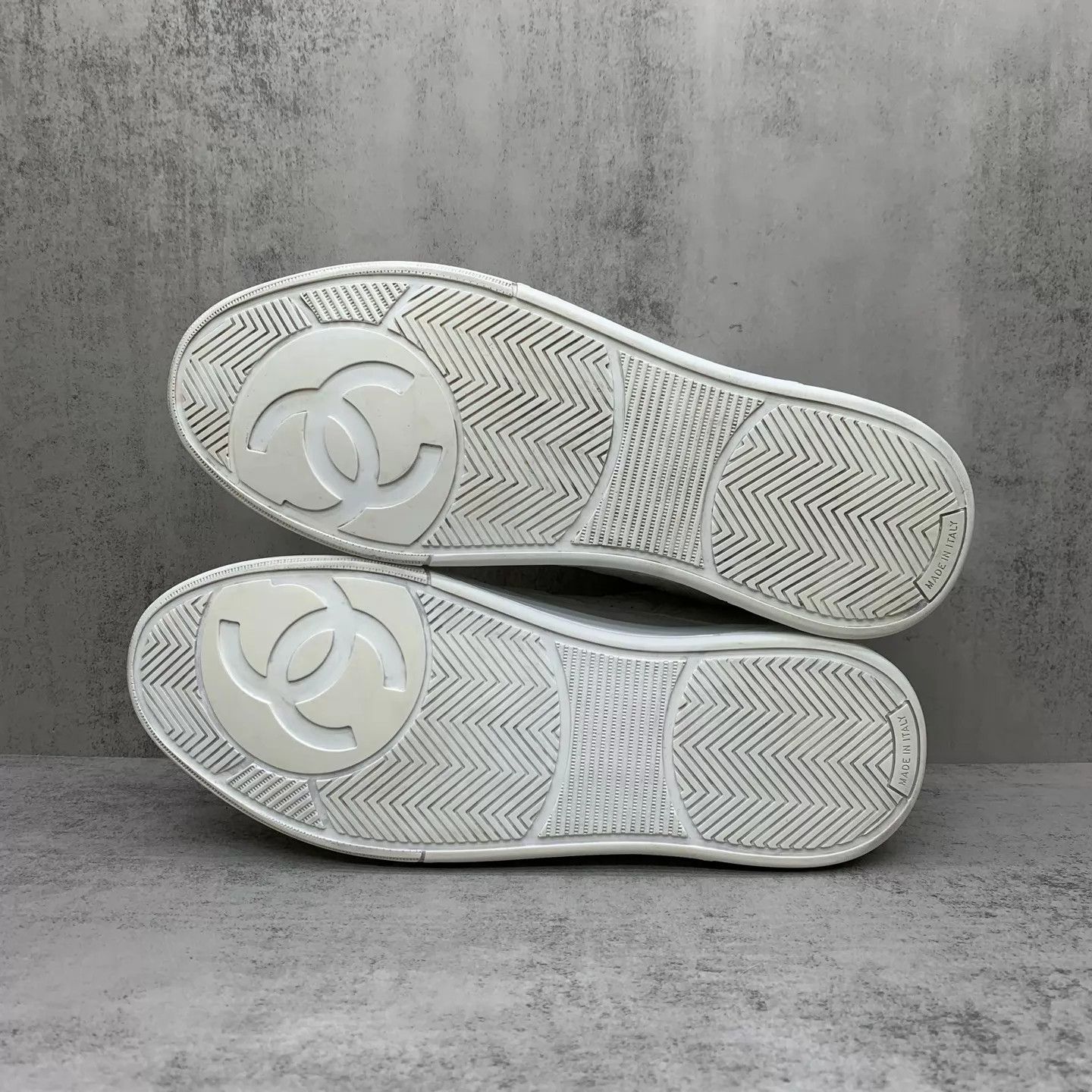 Chanel Chanel white side logo trainer 37 98 new Size US 6.5 / IT 36.5 - 7 Thumbnail