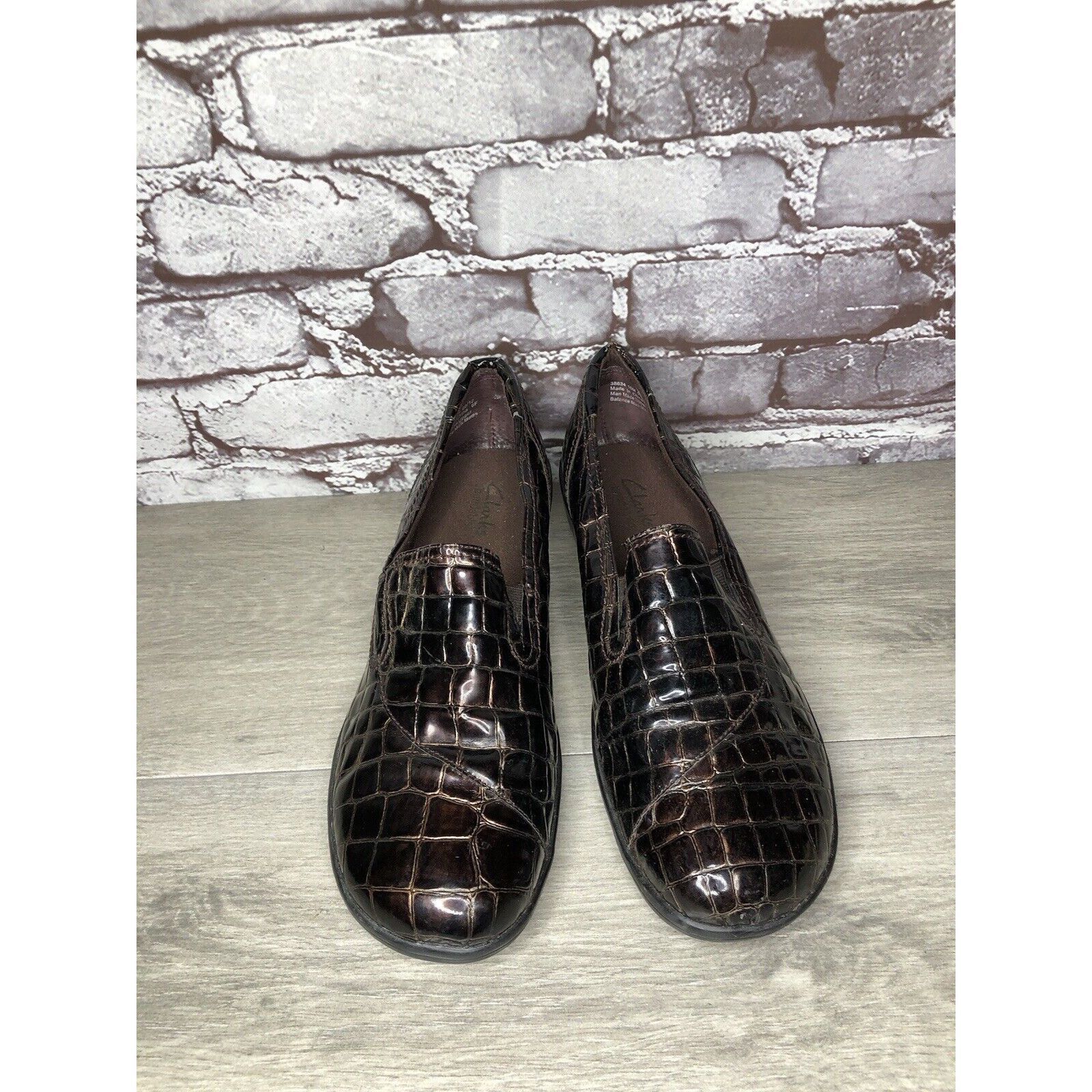 Clarks Clarks Bendables Brown Patent Leather Croc Embossed Clogs Wo Size US 12 / IT 42 - 16 Thumbnail
