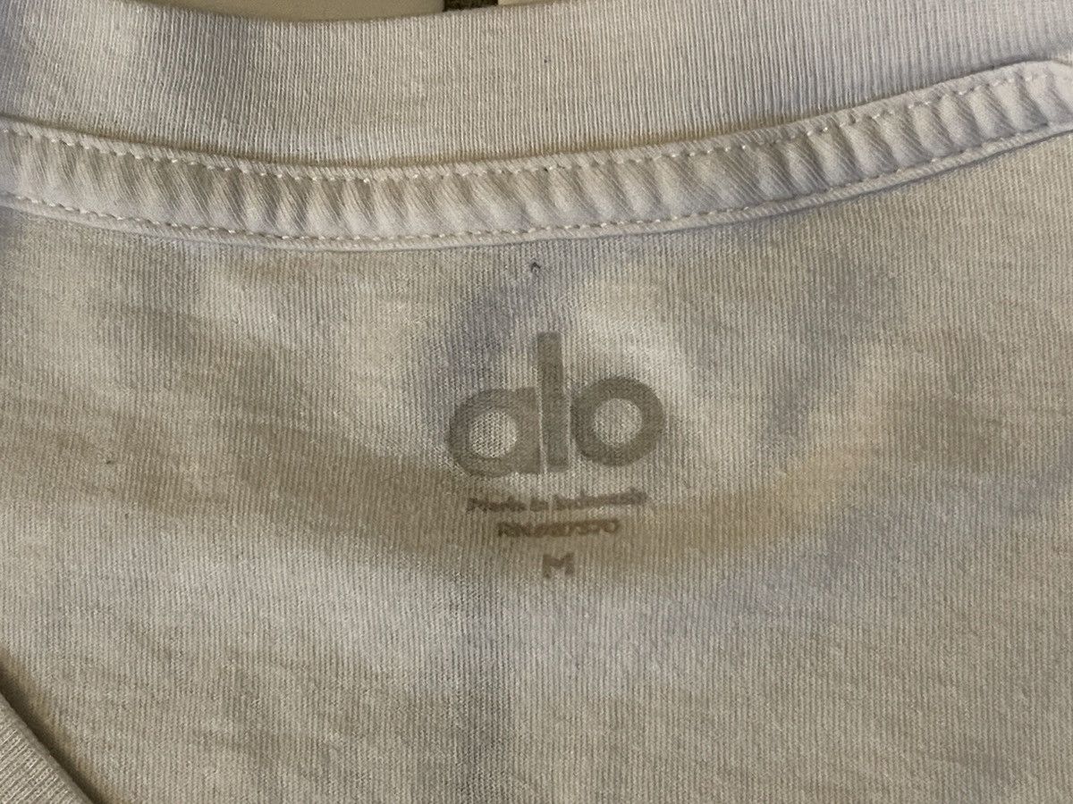 Alo Alo Yoga Men’s Medium Tee Shirt White Short Sleeve Size US M / EU 48-50 / 2 - 2 Thumbnail