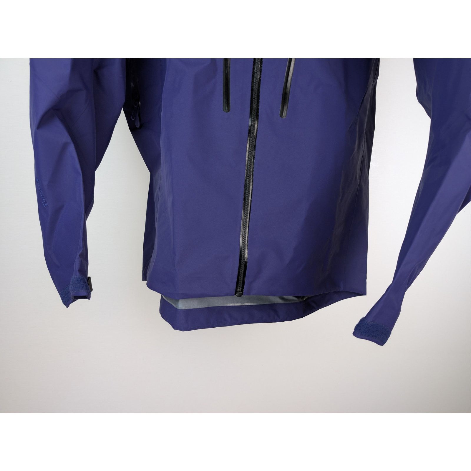 Arc'teryx o1rshd1 Alpha SV Jacket in Soulsonic / Black Size US XL / EU 56 / 4 - 4 Thumbnail