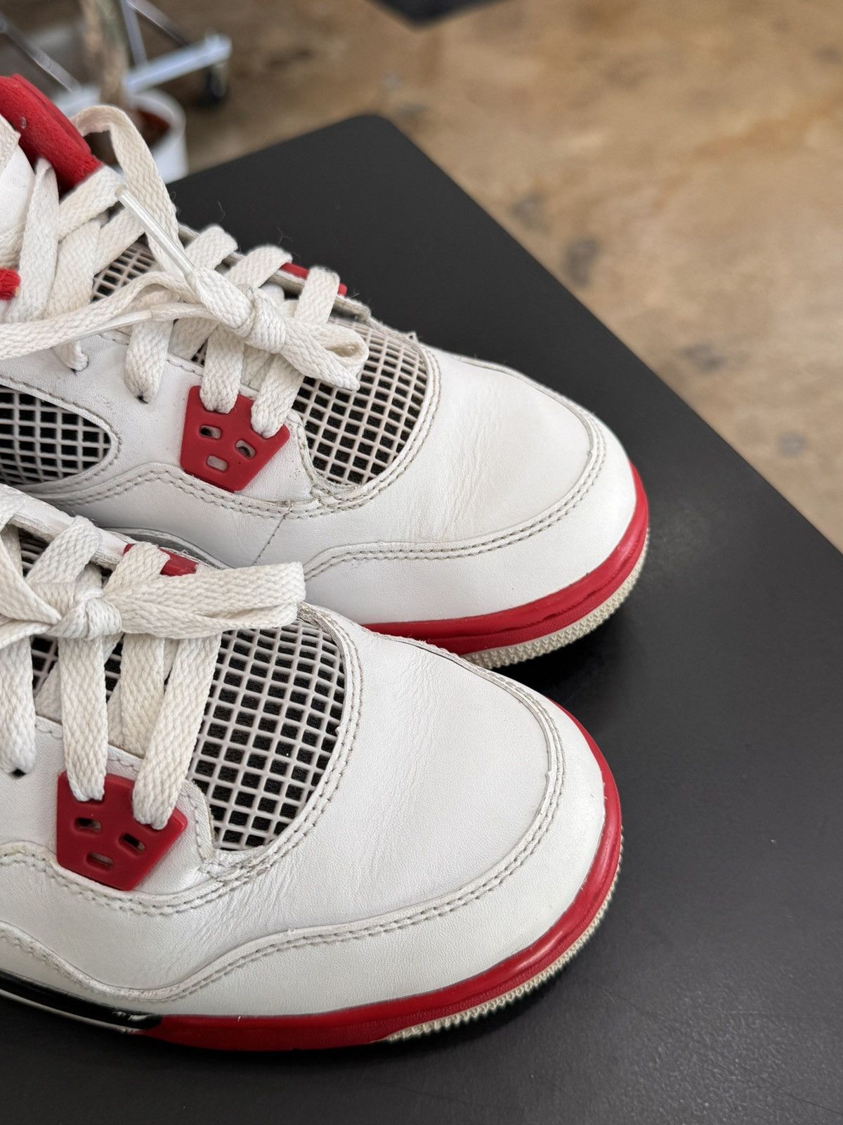 Jordan Brand Air Jordan 4 Fire Red Size 7Y (2012) Size US 7 / EU 40 - 7 Thumbnail