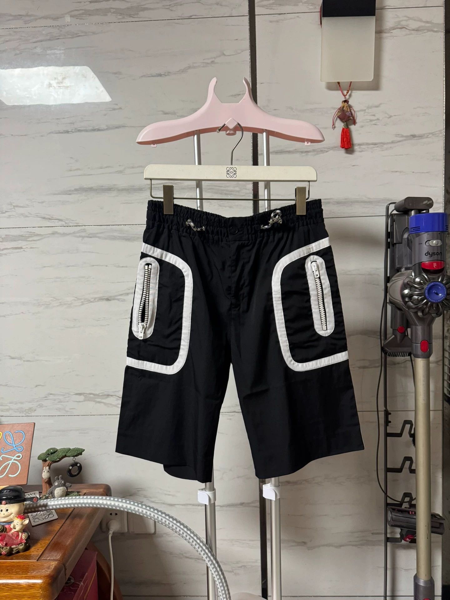 Givenchy Givenchy 50 Gold Fit Stretchy Pants Size US 34 / EU 50 - 1 Thumbnail