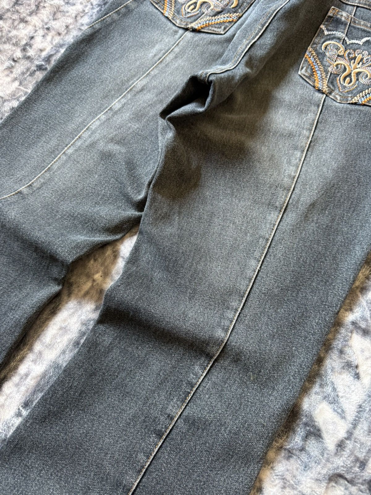If Six Was Nine Full Heart Japan Tribal Paneled Faded Wash Flared Jeans Size US 27 - 14 Thumbnail