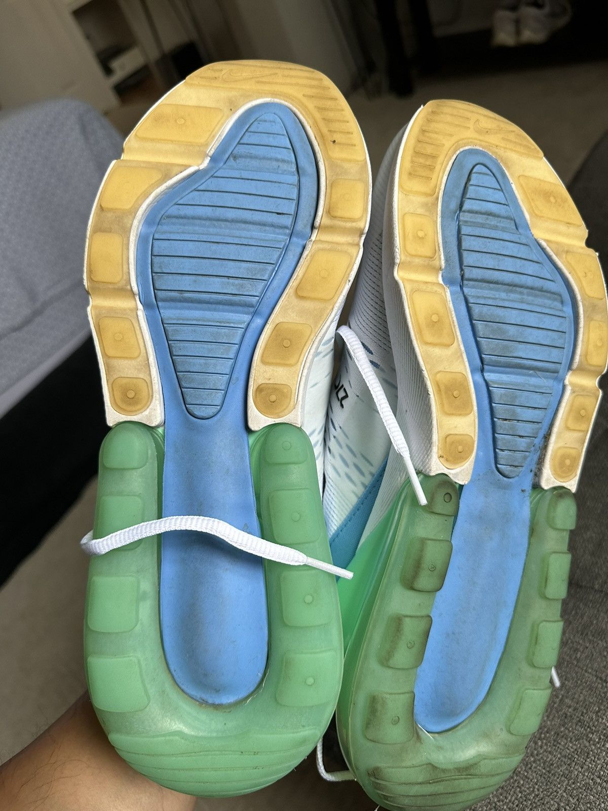 Nike Nike Air Max 270 Size US 11 / EU 44 - 6 Thumbnail
