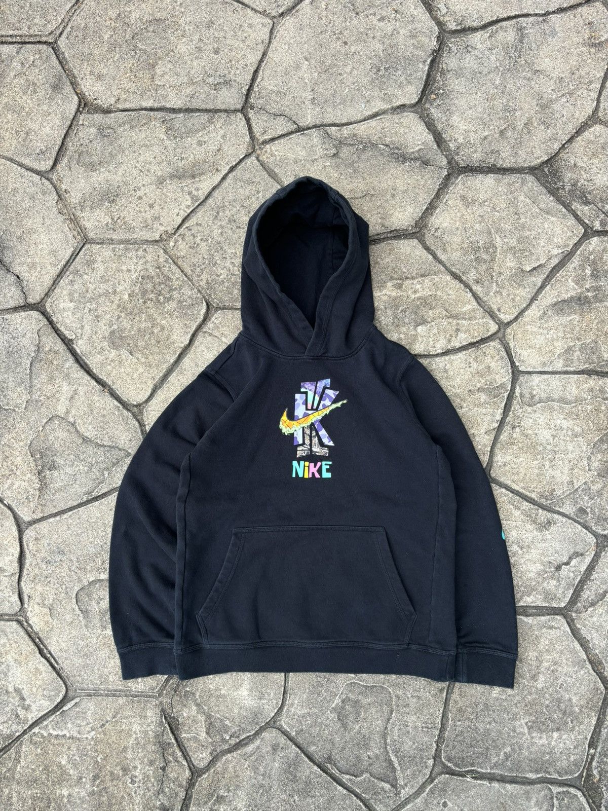 Nike shops kyrie spongebob hoodie black