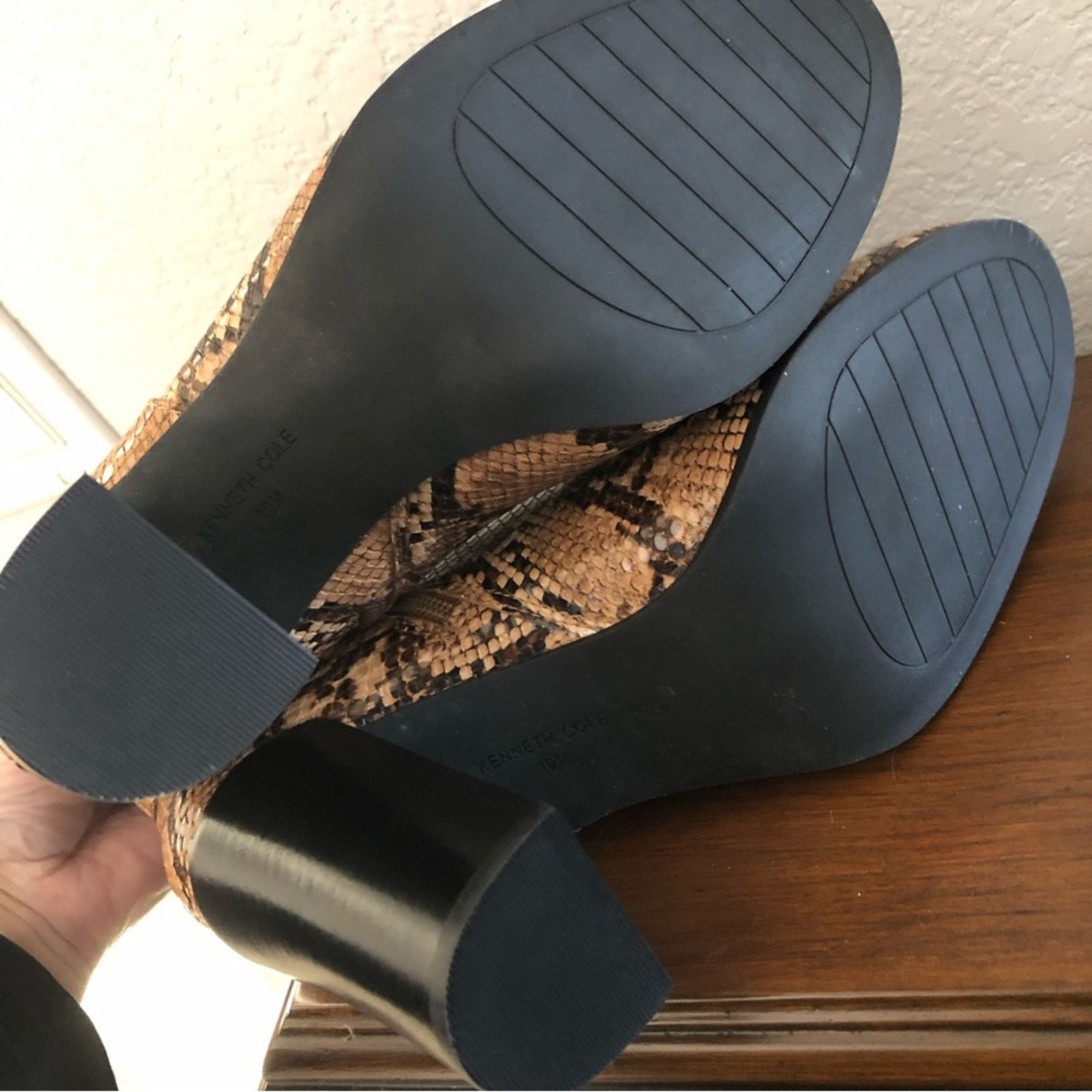 Kenneth Cole Kenneth Cole New York snake print chunky heel boot 10 Size US 10 / IT 40 - 5 Thumbnail