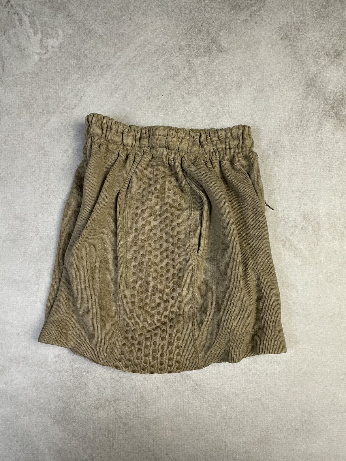 Issey Miyake 1980s Issey Miyake Men Brush Tag Rubber Dots Sweat Shorts Size US 30 / EU 46 - 5 Thumbnail