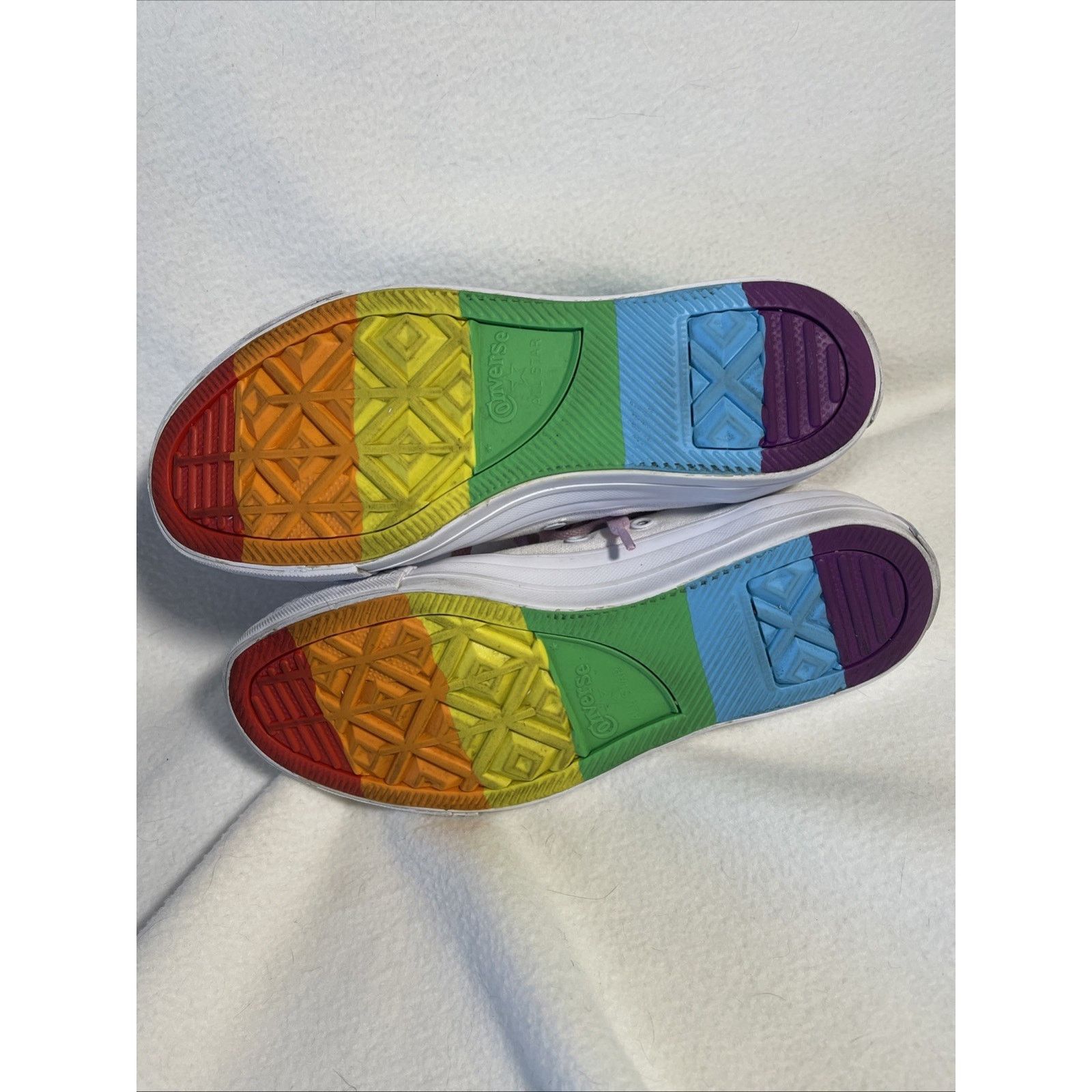 Converse Converse PRIDE sneakers women's 7, men’s 5- EUC Size US 7 / IT 37 - 8 Thumbnail