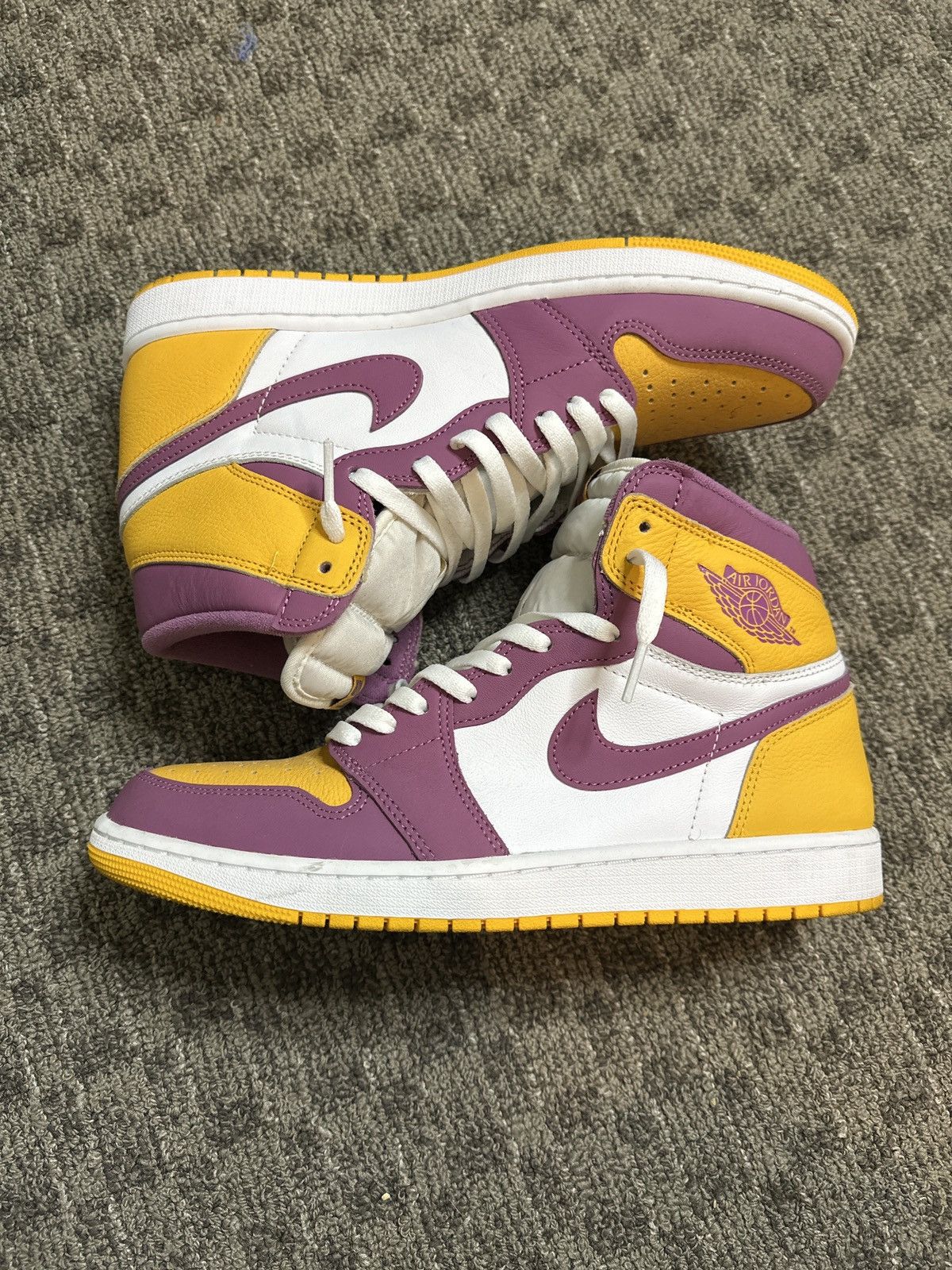 Jordan Brand Jordan 1 ‘Brotherhood’ Size US 12 / EU 45 - 1 Thumbnail