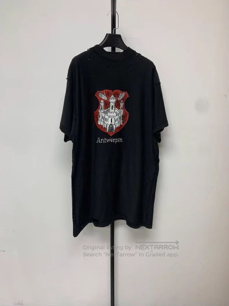 Balenciaga Balenciaga Logo Printed Distressed Crew Neck Short Sleeve Size US S / EU 44-46 / 1 - 1 Thumbnail