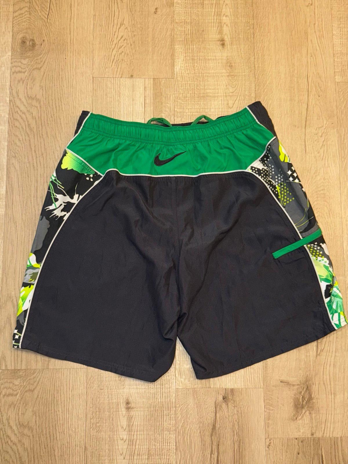 Nike Nike Green Floral Swim Trunks Mens XL Vintage Y2K Rare 90s Size US 36 / EU 52 - 6 Thumbnail