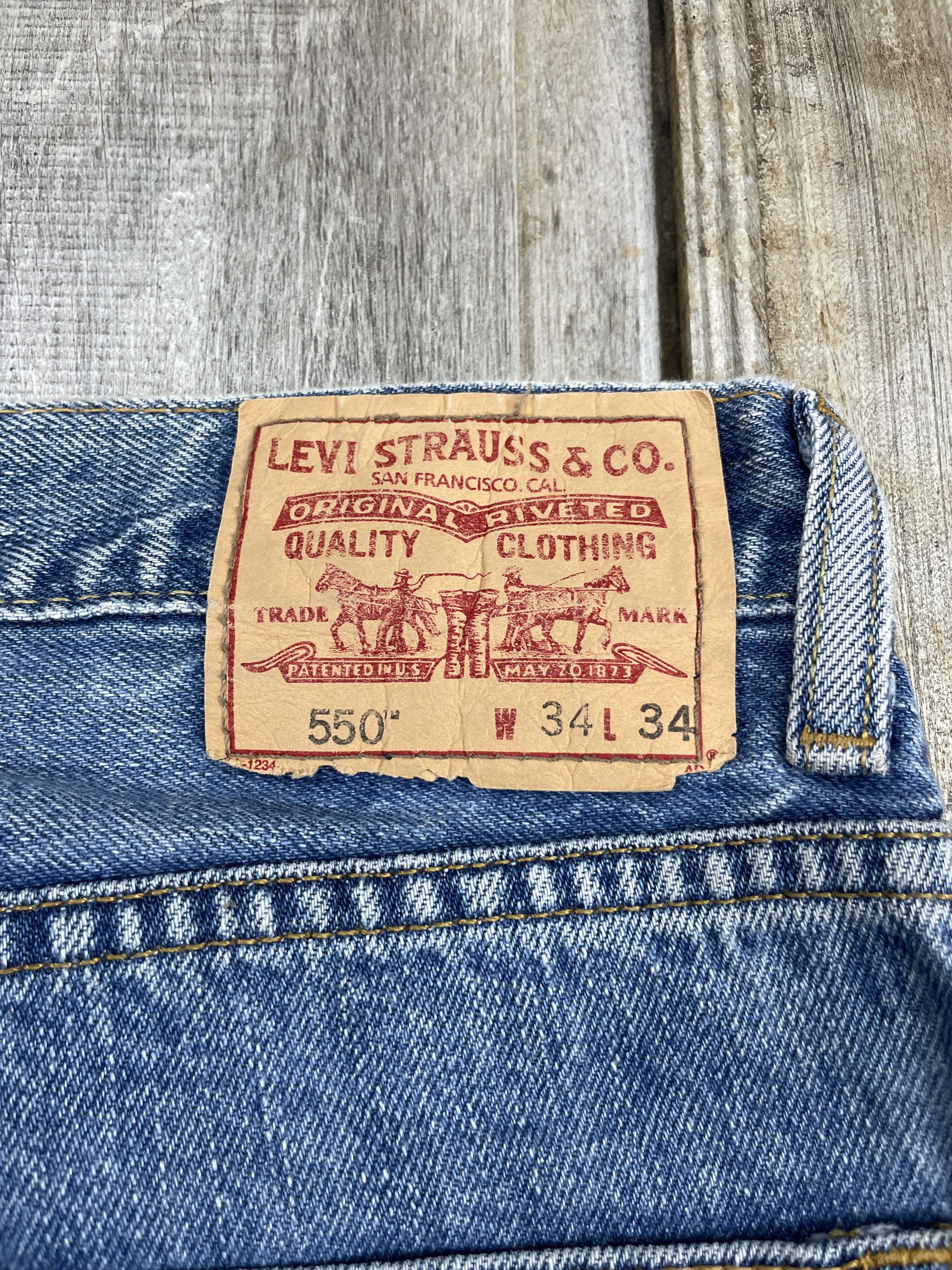 Levi's × Vintage Vintage Levi's 550 Faded Jeans WC 376 Size US 33 - 8 Thumbnail