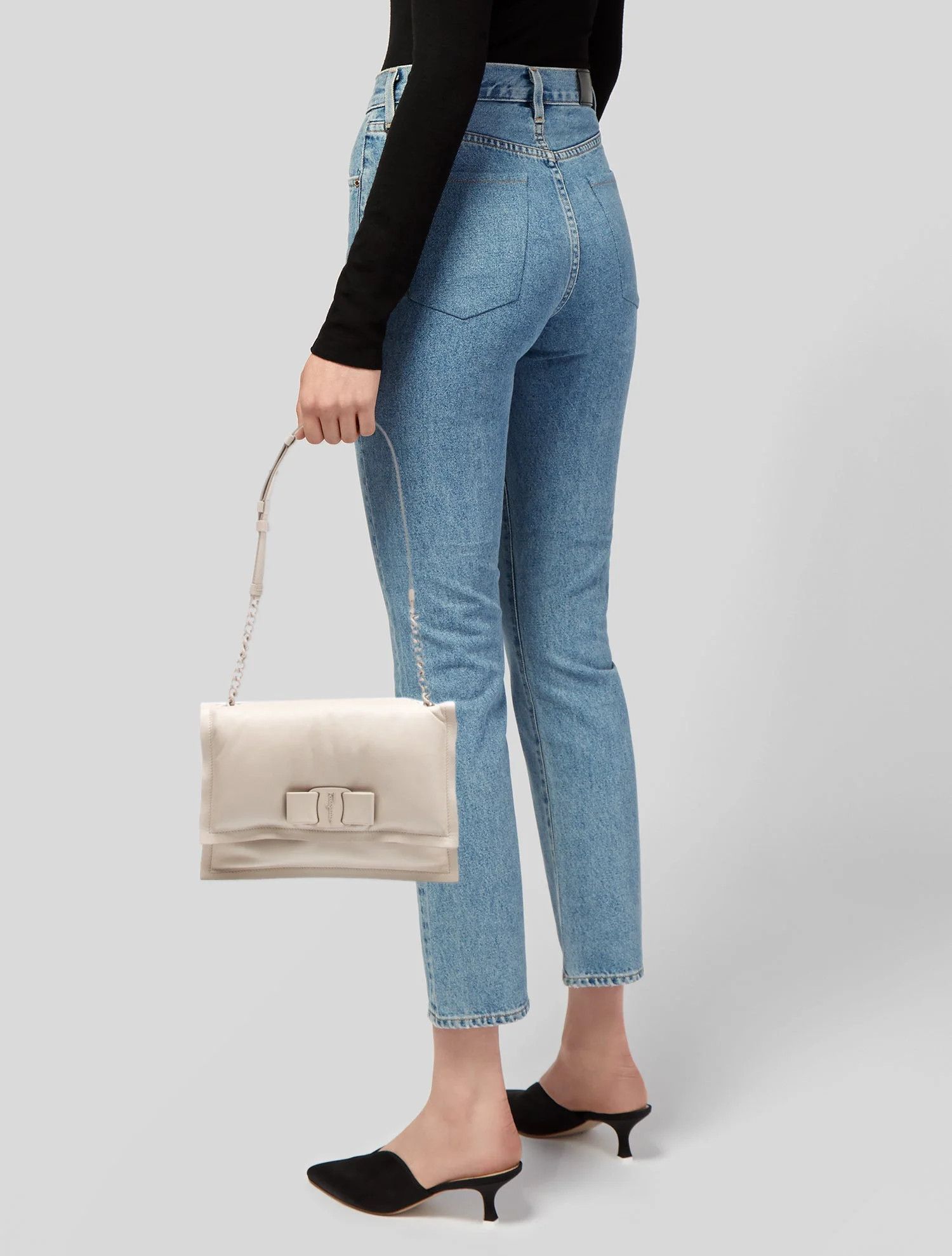 Salvatore Ferragamo o1s1rm1124 Size: OS / Padded Leather Shoulder Bag in White Size ONE SIZE - 2 Thumbnail