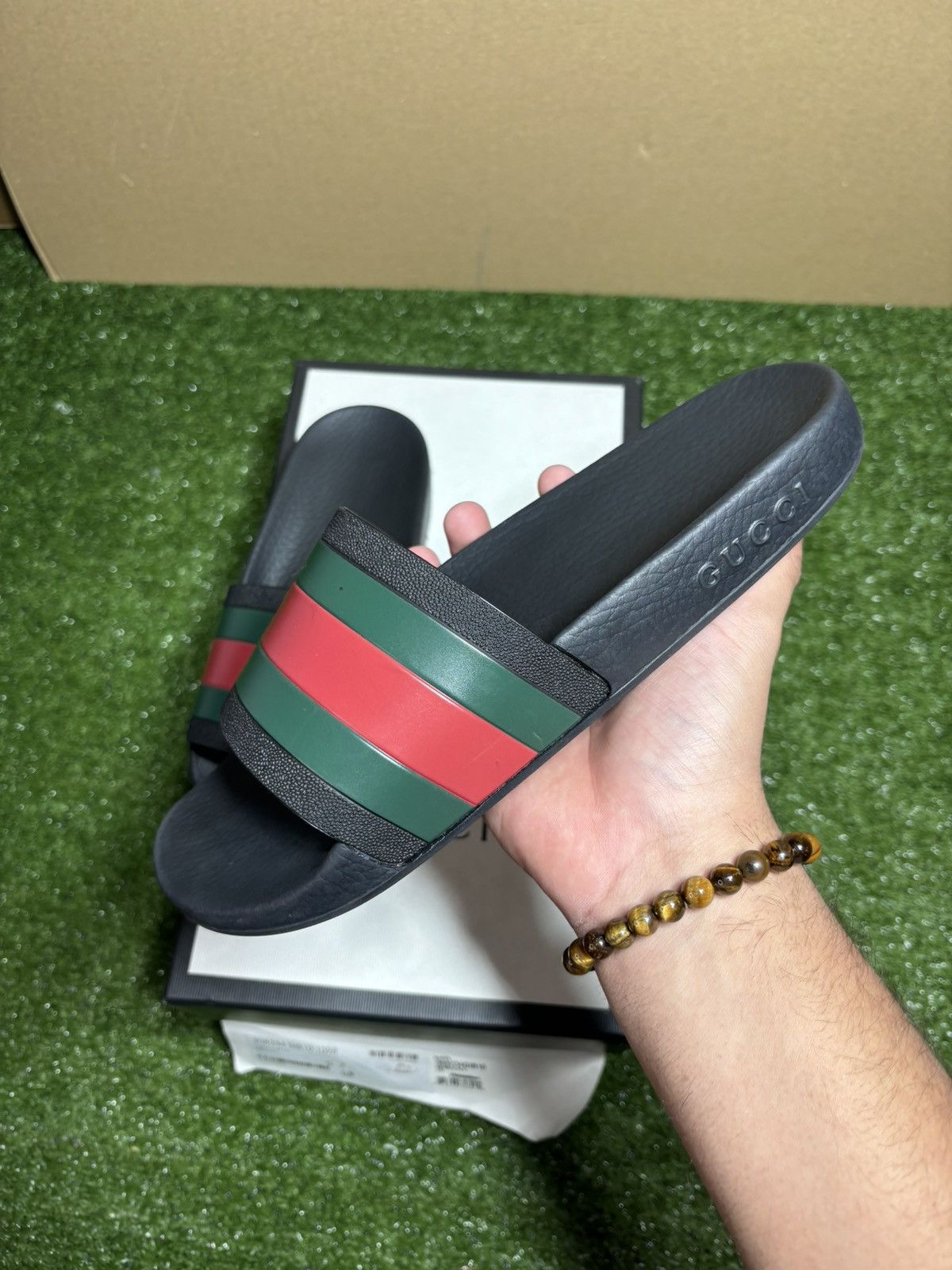 Gucci Gucci pursuit pool slide Size US 9 / EU 42 - 2 Thumbnail