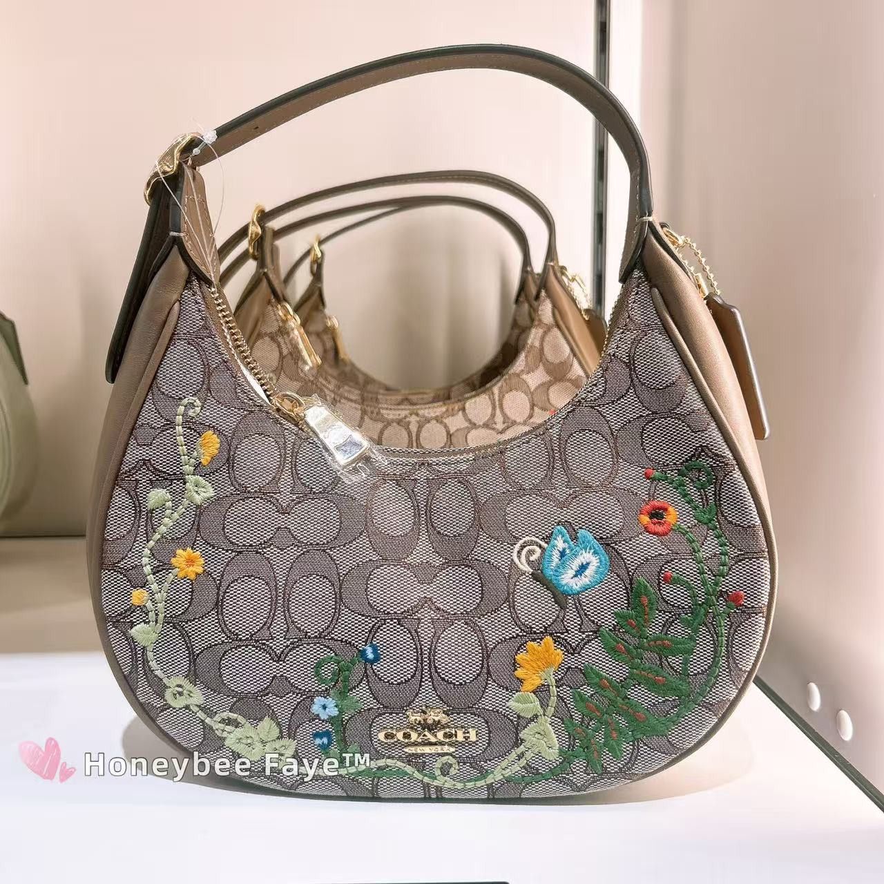 Coach Emily Shoulder Bag Signature Jacquard With Floral Embroidery Size ONE SIZE - 1 Thumbnail