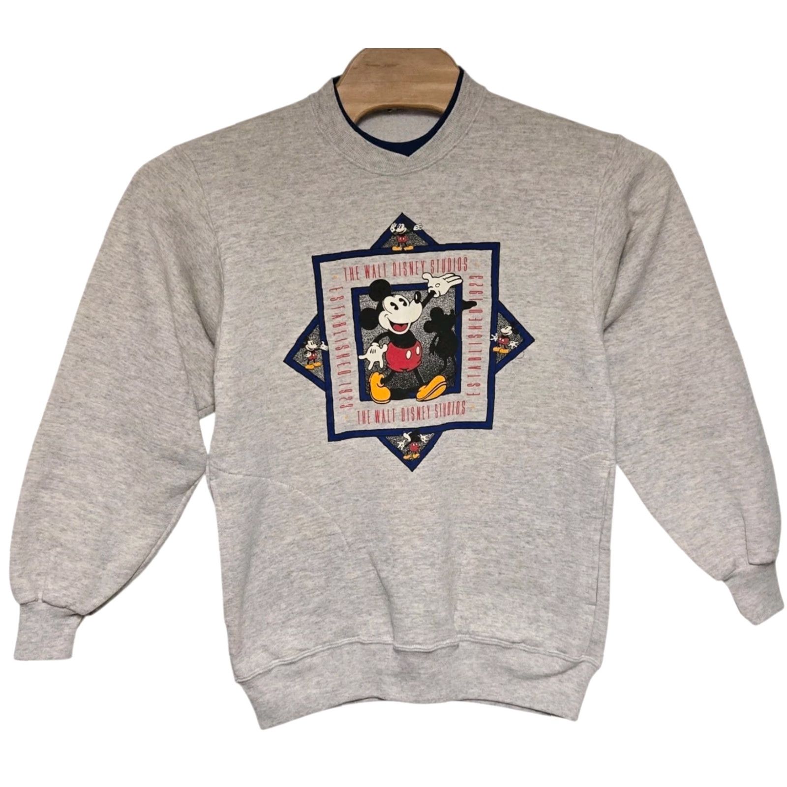 Disney VINTAGE 80’s Walt Disney Studios Sweatshirt Large Mickey Mouse Made In USA Sweatshirt Men L White 80s Pullover Disney Mickey, Shirt? Size US L / EU 52-54 / 3 - 2 Thumbnail