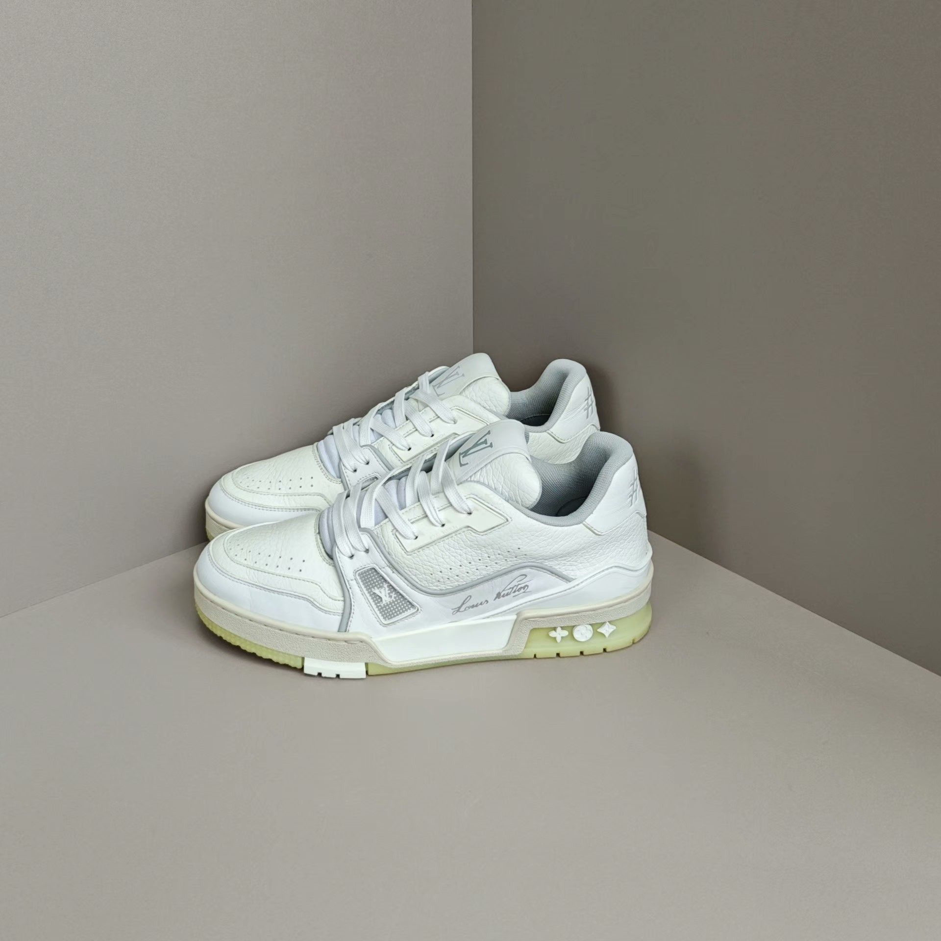 Louis Vuitton Louis Vuitton Training White Lowtop Sneakers us_7 Women Size US 7 / IT 37 - 1 Thumbnail