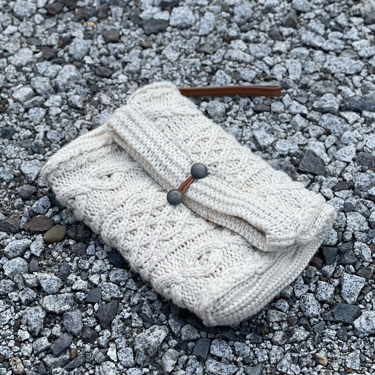 Handmade × Native Handmade Crochet Native Embroidery Clutch Size ONE SIZE - 1 Thumbnail