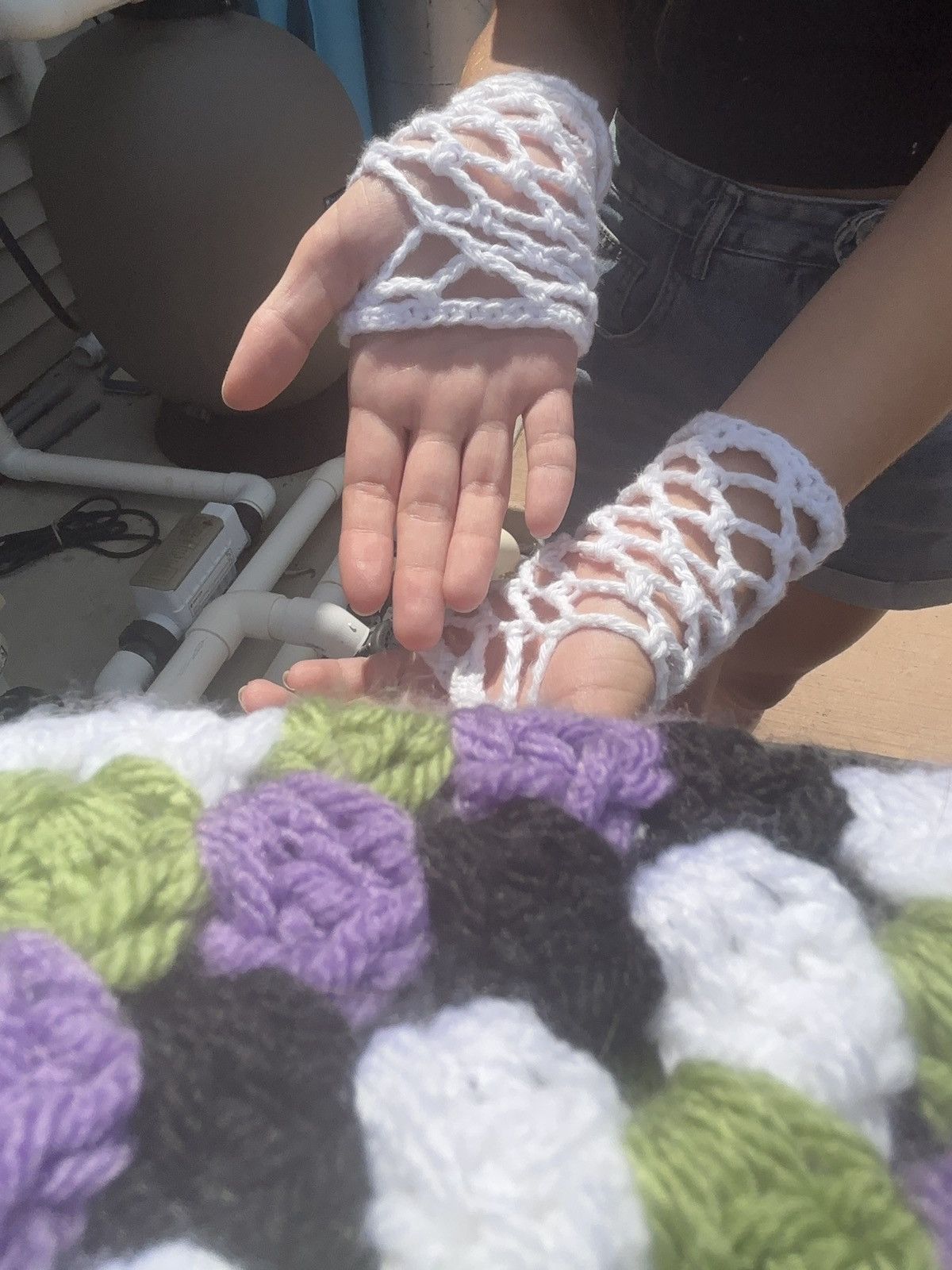 Handmade Crochet Fishnet Fingerless Gloves Size ONE SIZE - 3 Thumbnail