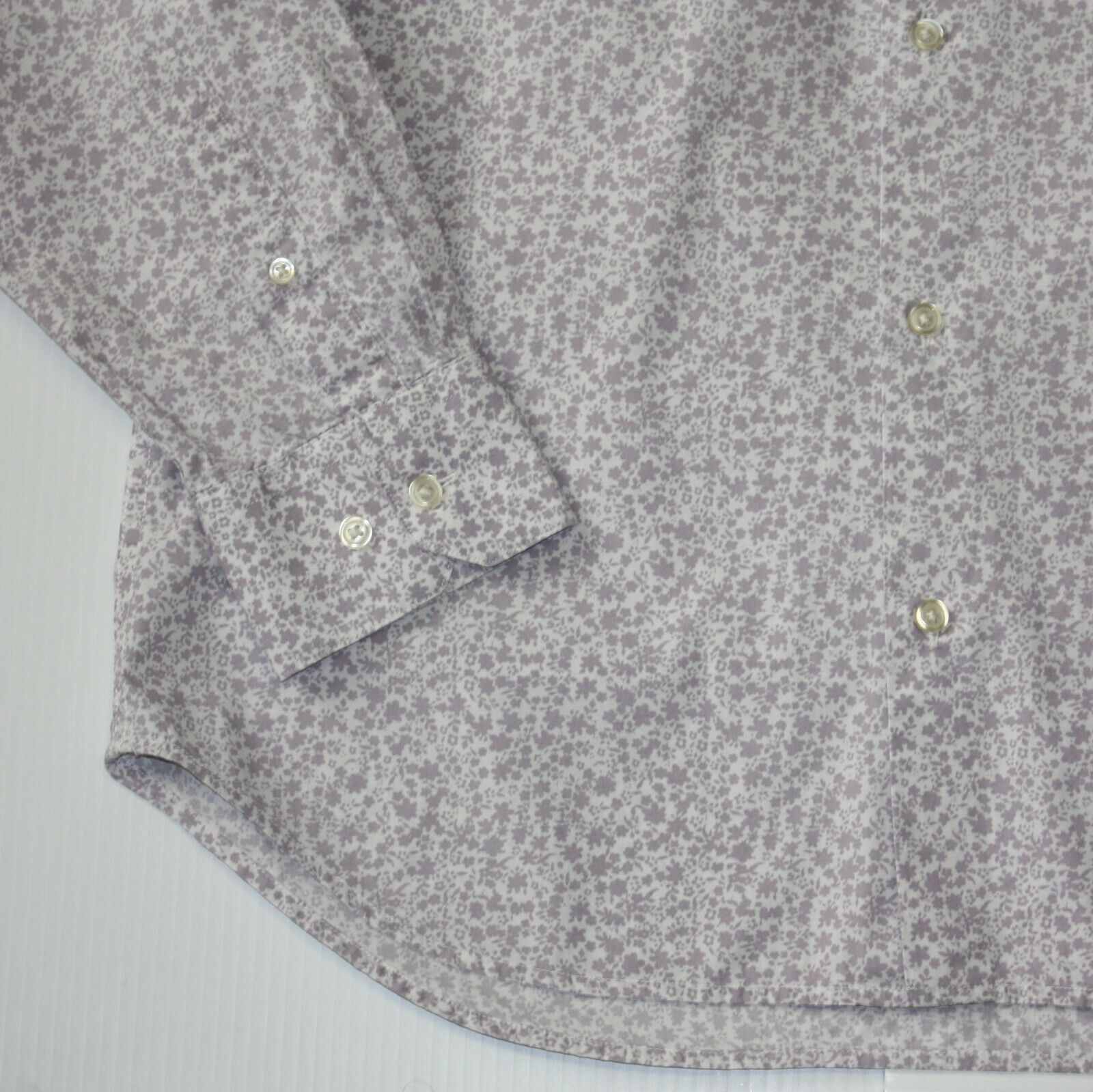Banana Republic Men's Tiny Lilac Flower Print Dress Shirt size 16-16.5 Size US L / EU 52-54 / 3 - 3 Thumbnail
