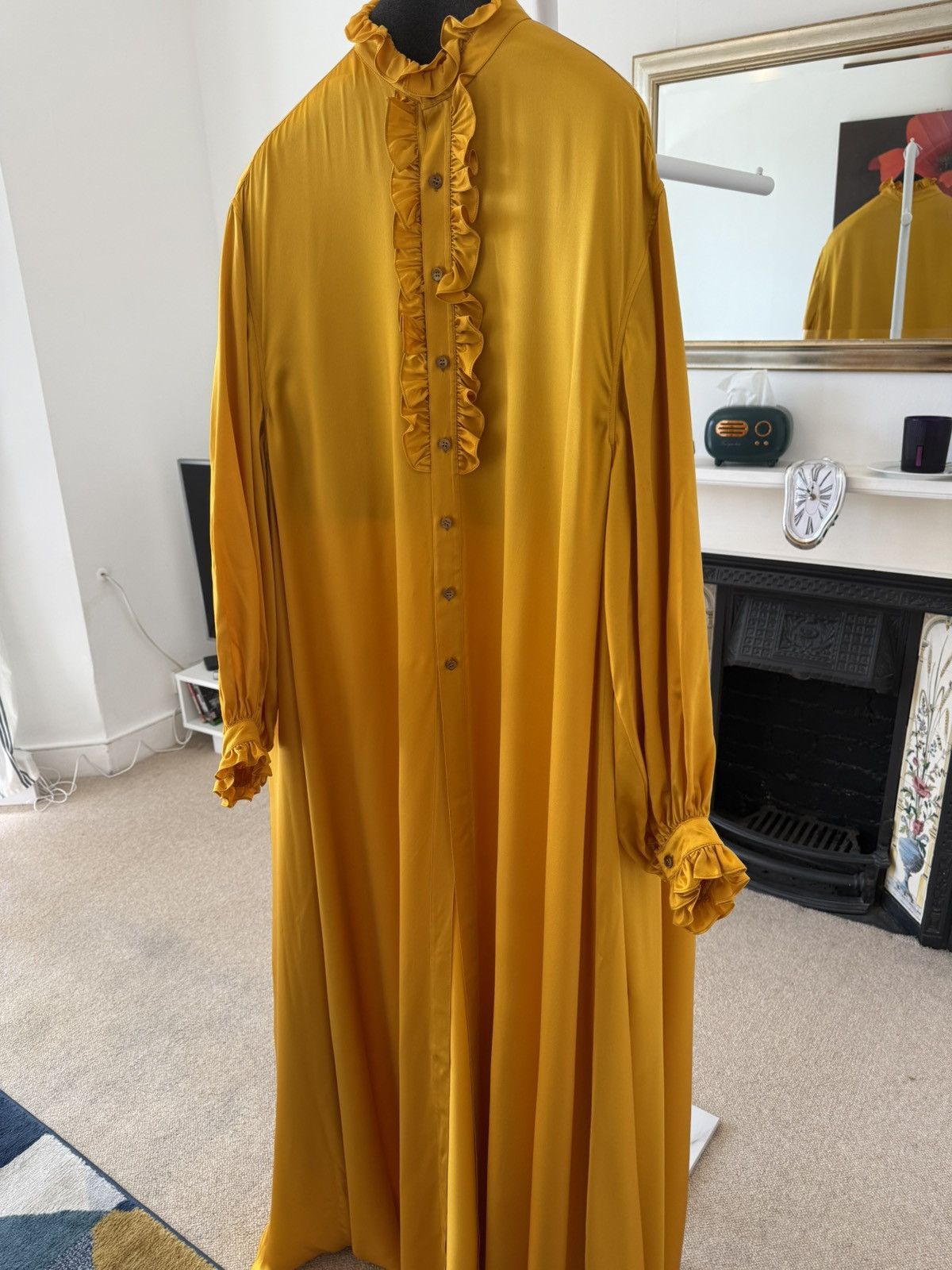 Saint Laurent Paris SS22 Saint Laurent Victorian Gold Silk Cape Size US M / EU 48-50 / 2 - 3 Thumbnail