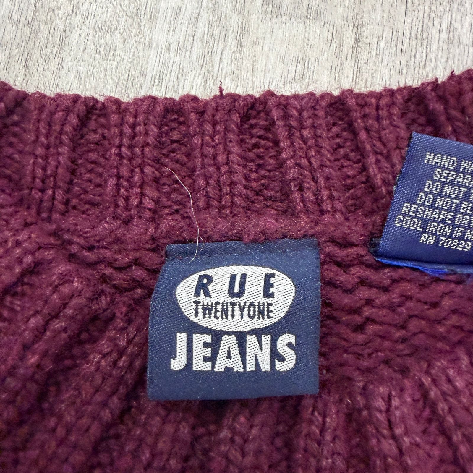 Vintage Vintage Geometric Knit Sweater Men's Medium Fair Isle Red Size US M / EU 48-50 / 2 - 4 Thumbnail