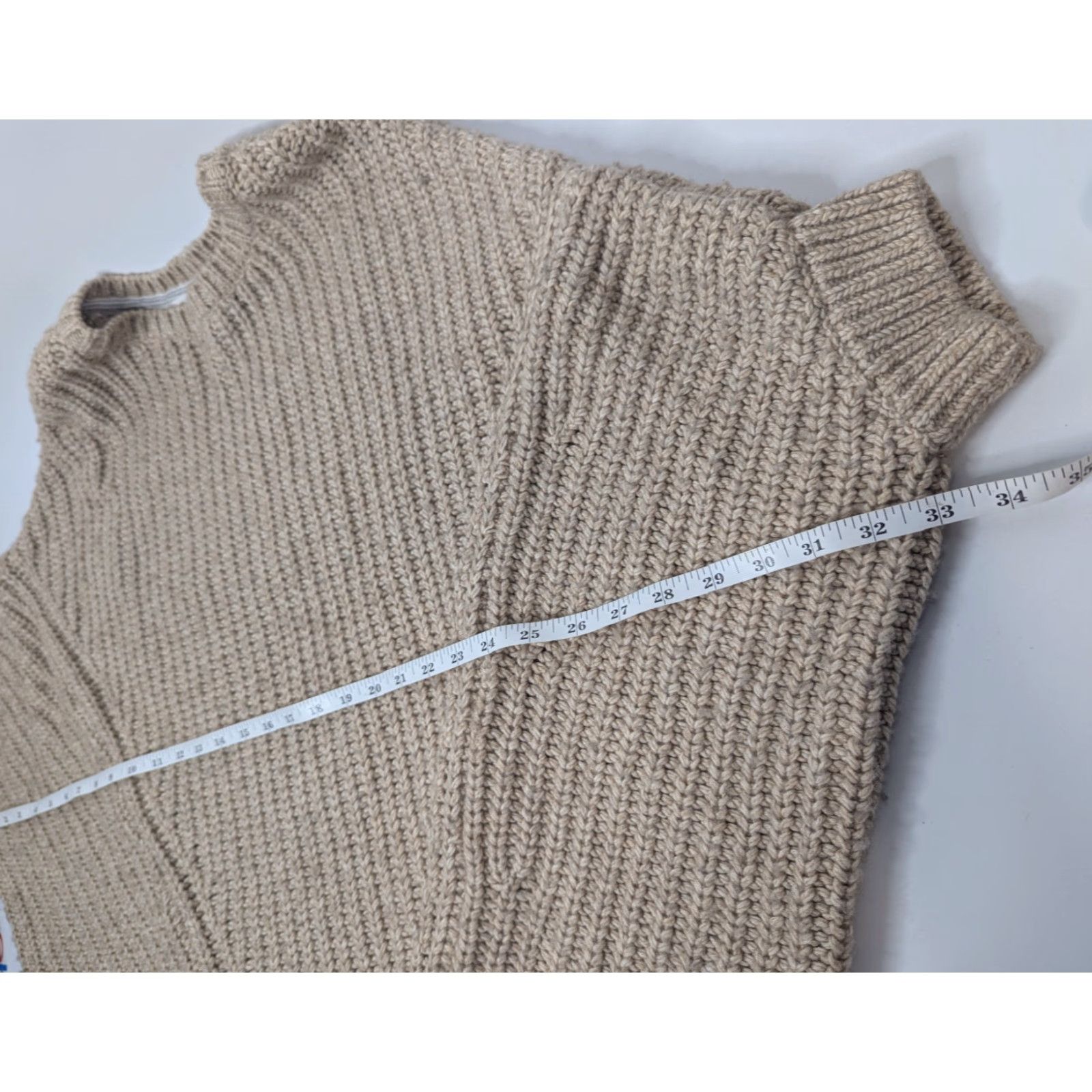 Victoria's Secret Victoria's Secret Sweater Size XS/S Beige Chunky Cable Knit Oversized Ponch Size L / US 10 / IT 46 - 4 Thumbnail