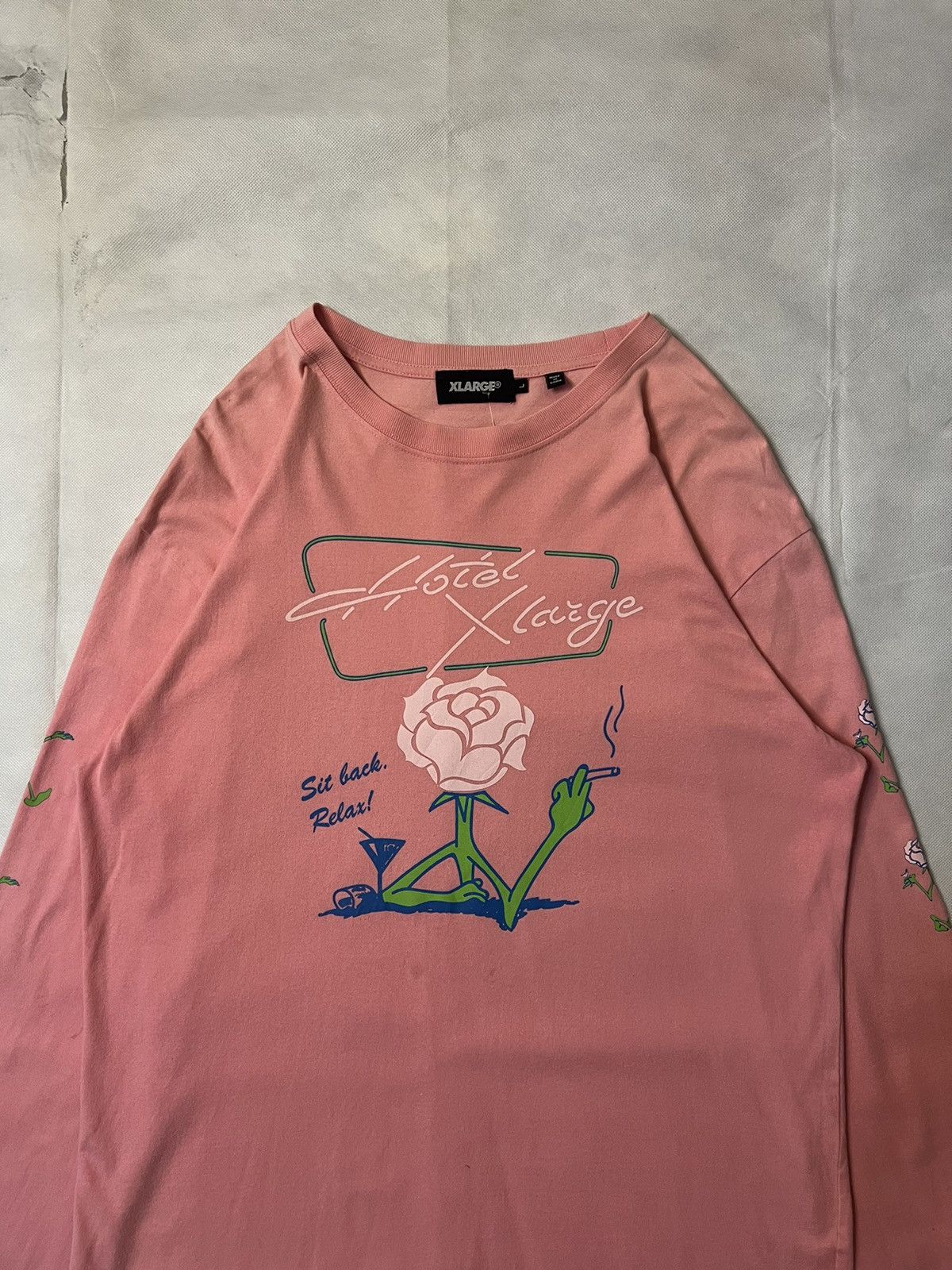 Xlarge Xlarge Hotel Pink Rose Flower Long Sleeves Tshirt Size US L / EU 52-54 / 3 - 5 Thumbnail