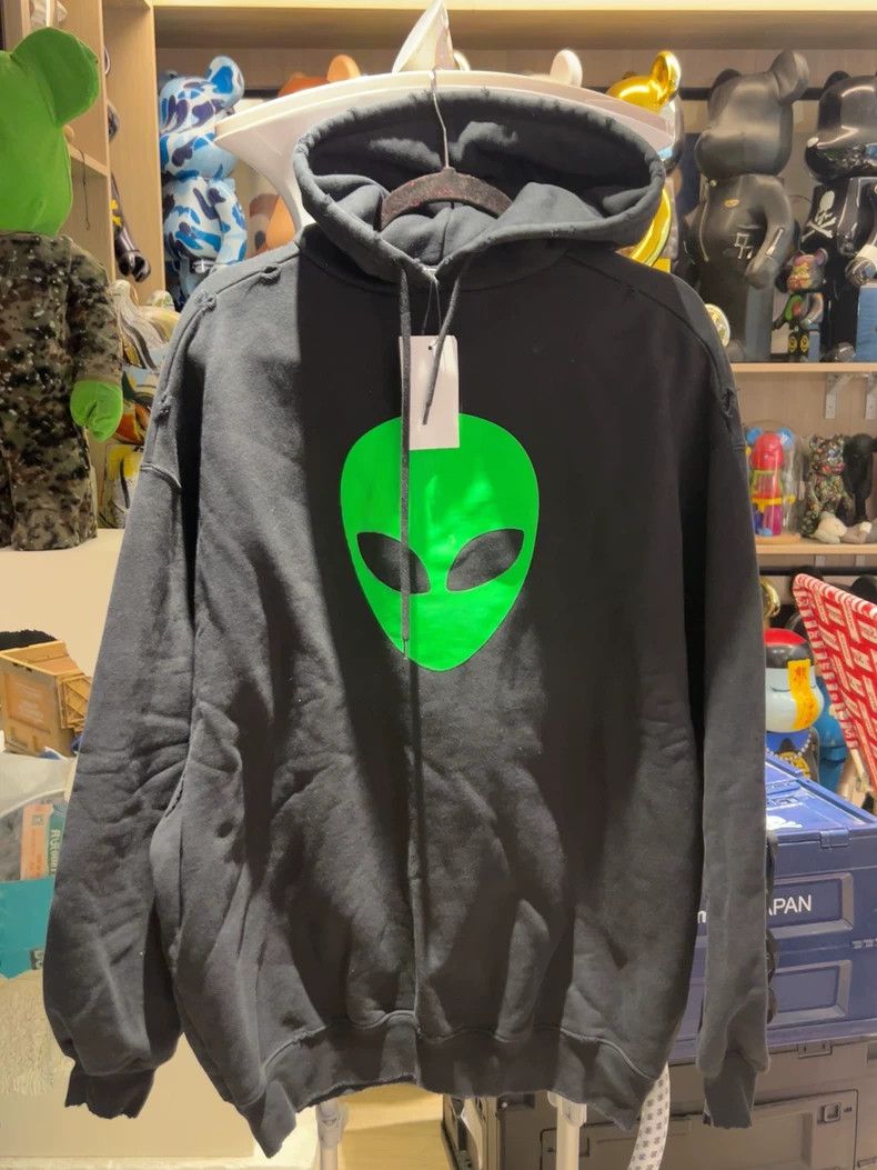 Balenciaga Balenciaga Thick Alien Destruction Hoodie Size US S / EU 44-46 / 1 - 1 Thumbnail
