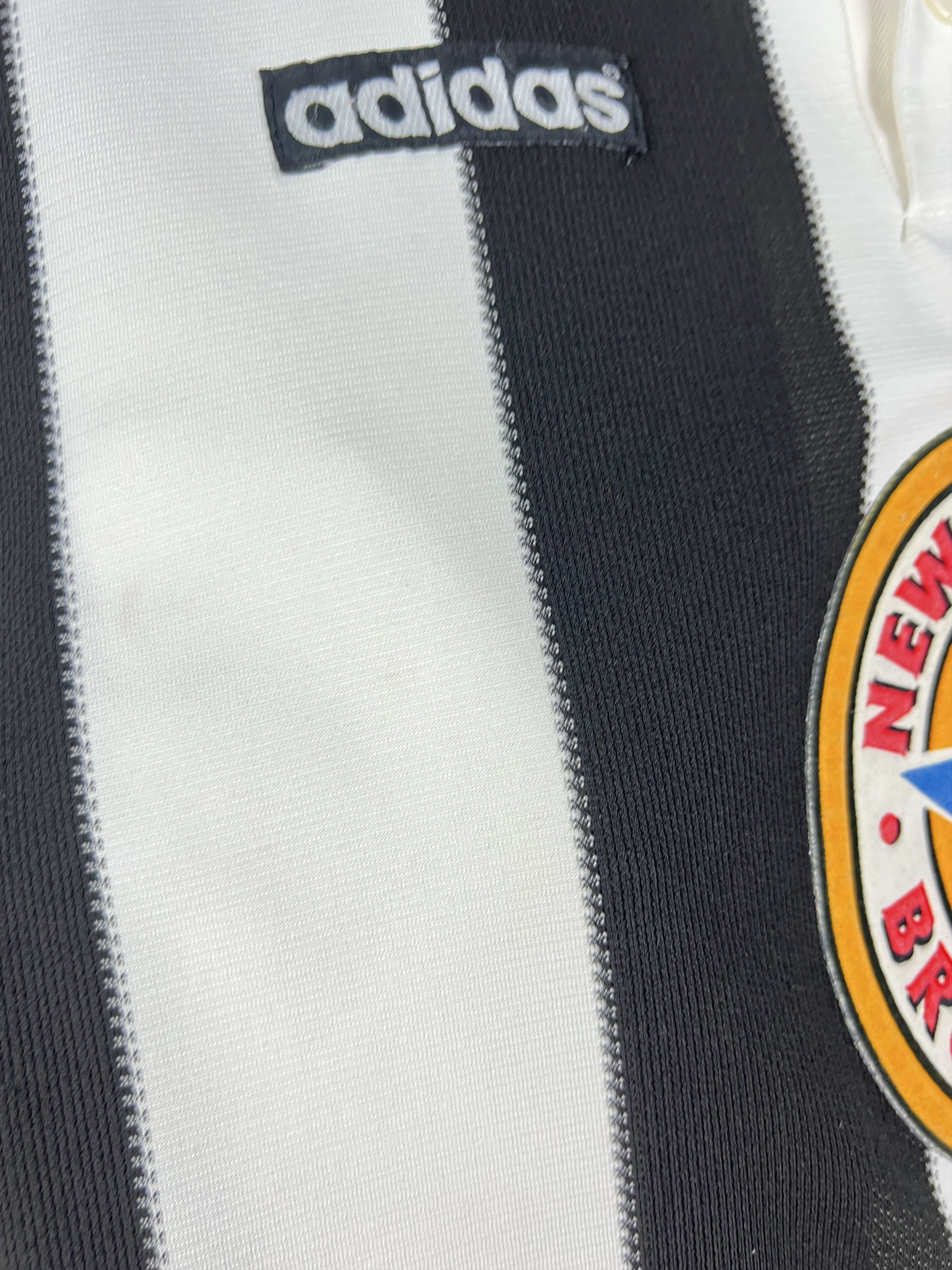 Adidas Newcastle Home football shirt Jersey Trikot Size Boys XS Size US XXS / EU 40 - 8 Thumbnail