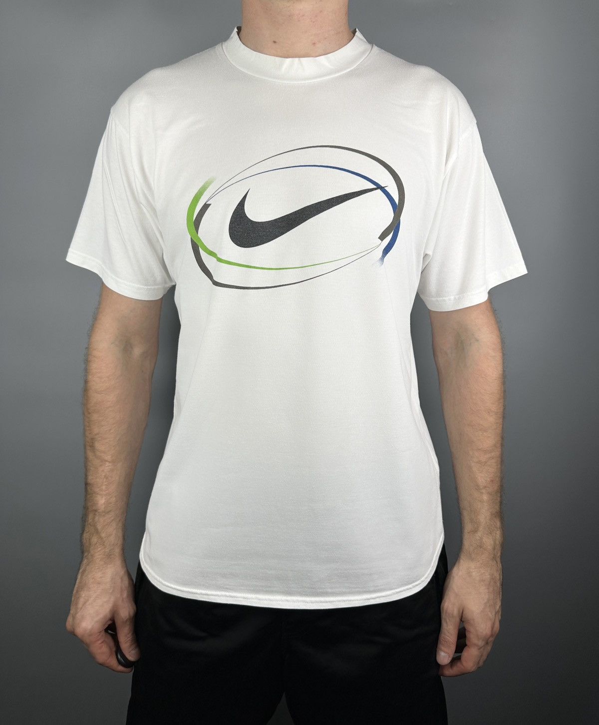 Nike 90s Vintage Nike Big Center Swoosh Reflective Logo T Shirt Size US L / EU 52-54 / 3 - 7 Thumbnail