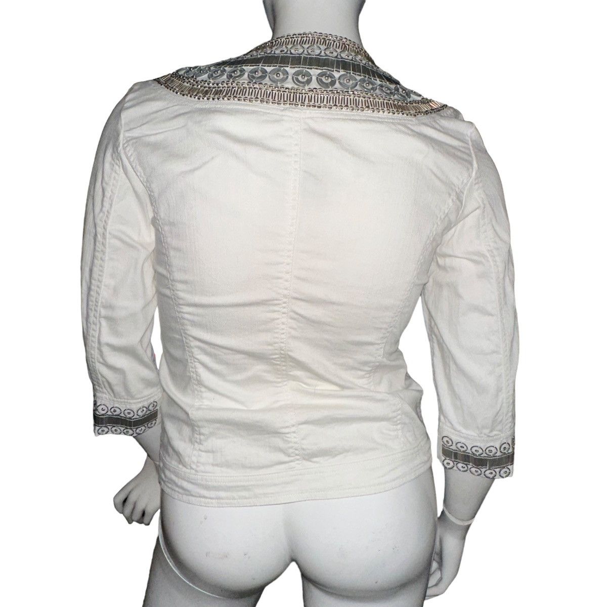 Chicos Chico’s white embellished silver medallion denim jacket Size M / US 6-8 / IT 42-44 - 4 Thumbnail