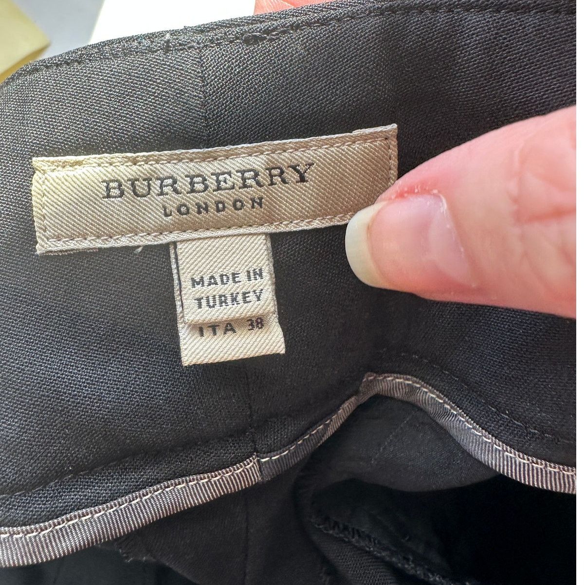 Burberry Burberry Wool Black Wide Leg Double Button Trouser Pockets 4 Size 27" / US 4 / IT 40 - 11 Thumbnail