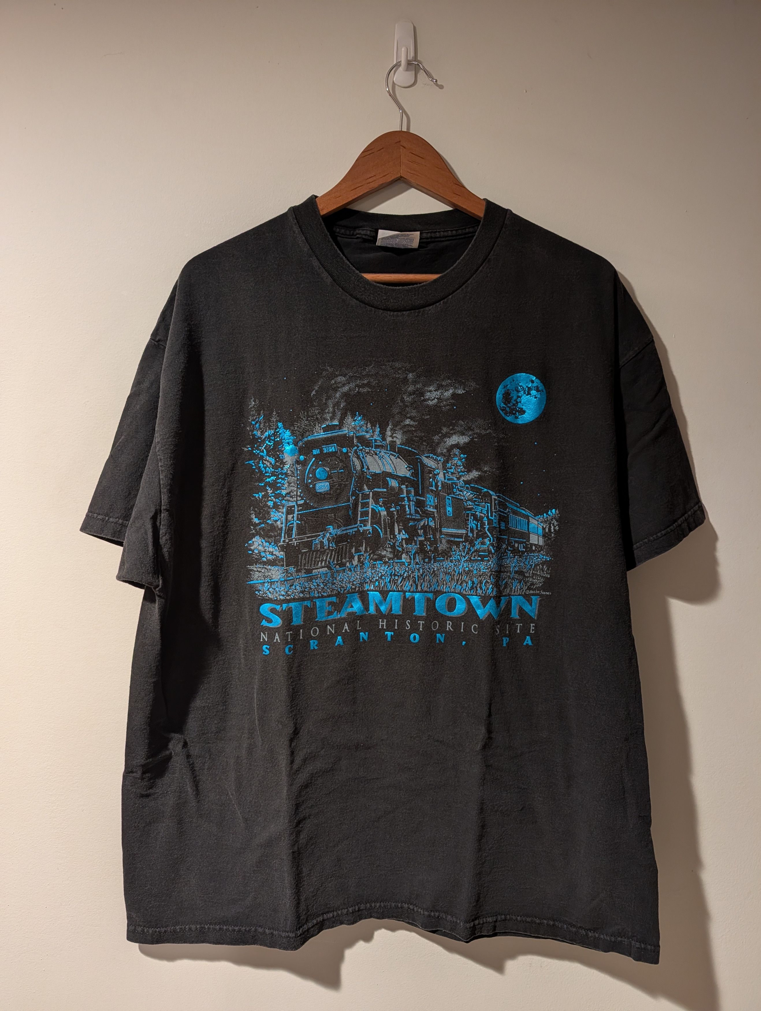 Arts & Science Vintage Steamtown Train Locomotive T Shirt Mens Scranton PA Size US XL / EU 56 / 4 - 1 Thumbnail